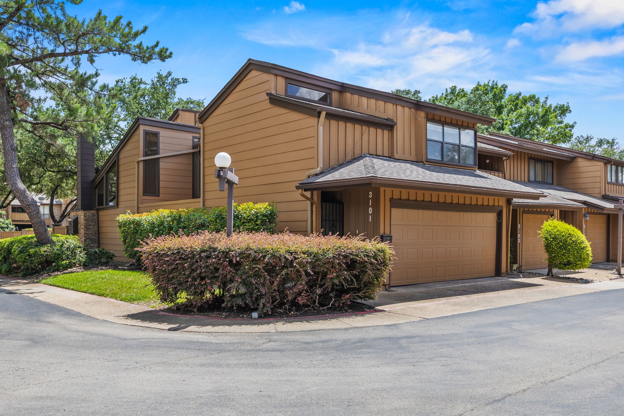 3101 Golden Oak