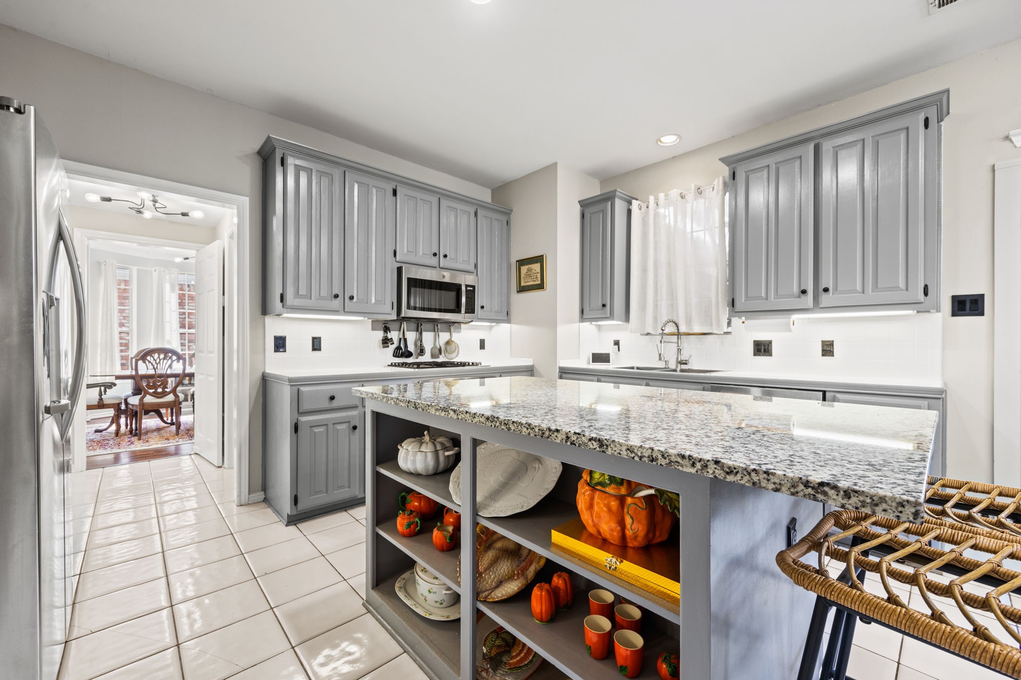 8722 Bayshore Lane