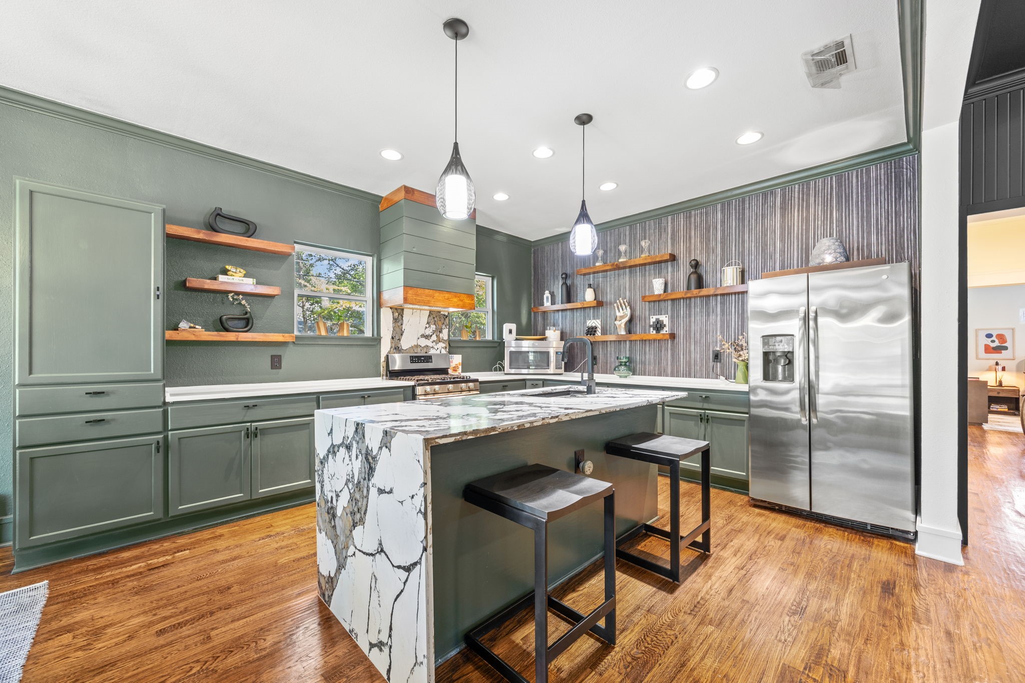 938 N Clinton Avenue