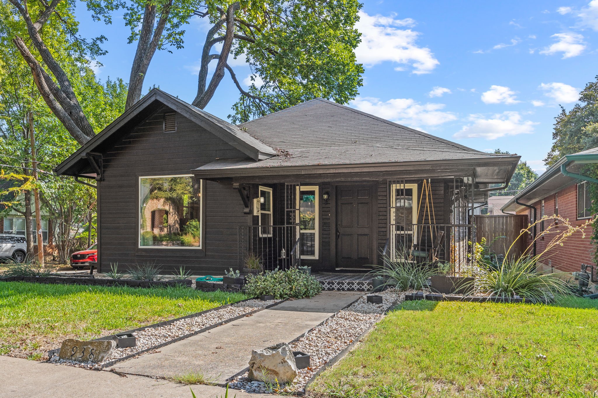 938 N Clinton Avenue