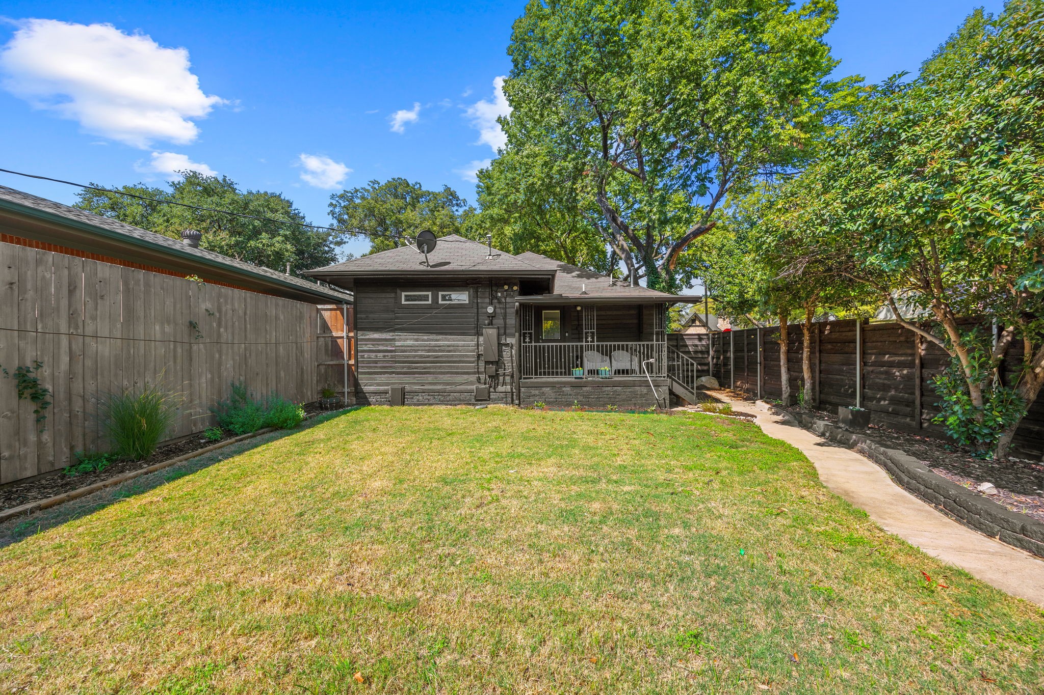 938 N Clinton Avenue