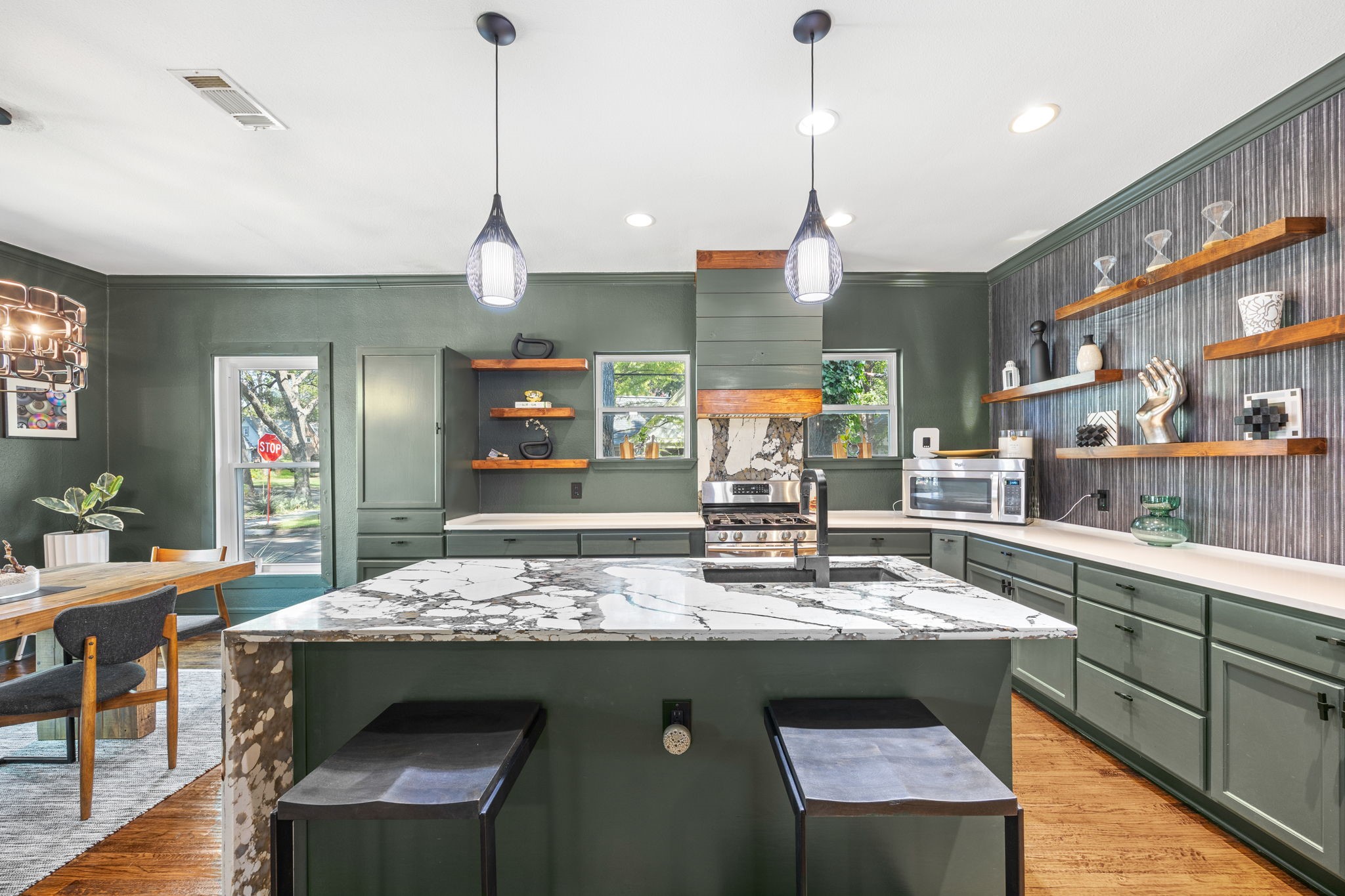 938 N Clinton Avenue