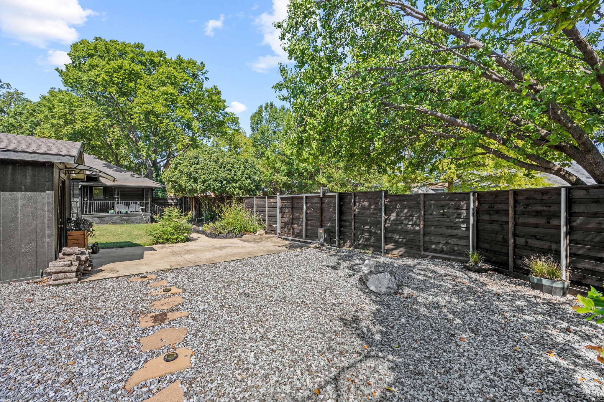 938 N Clinton Avenue