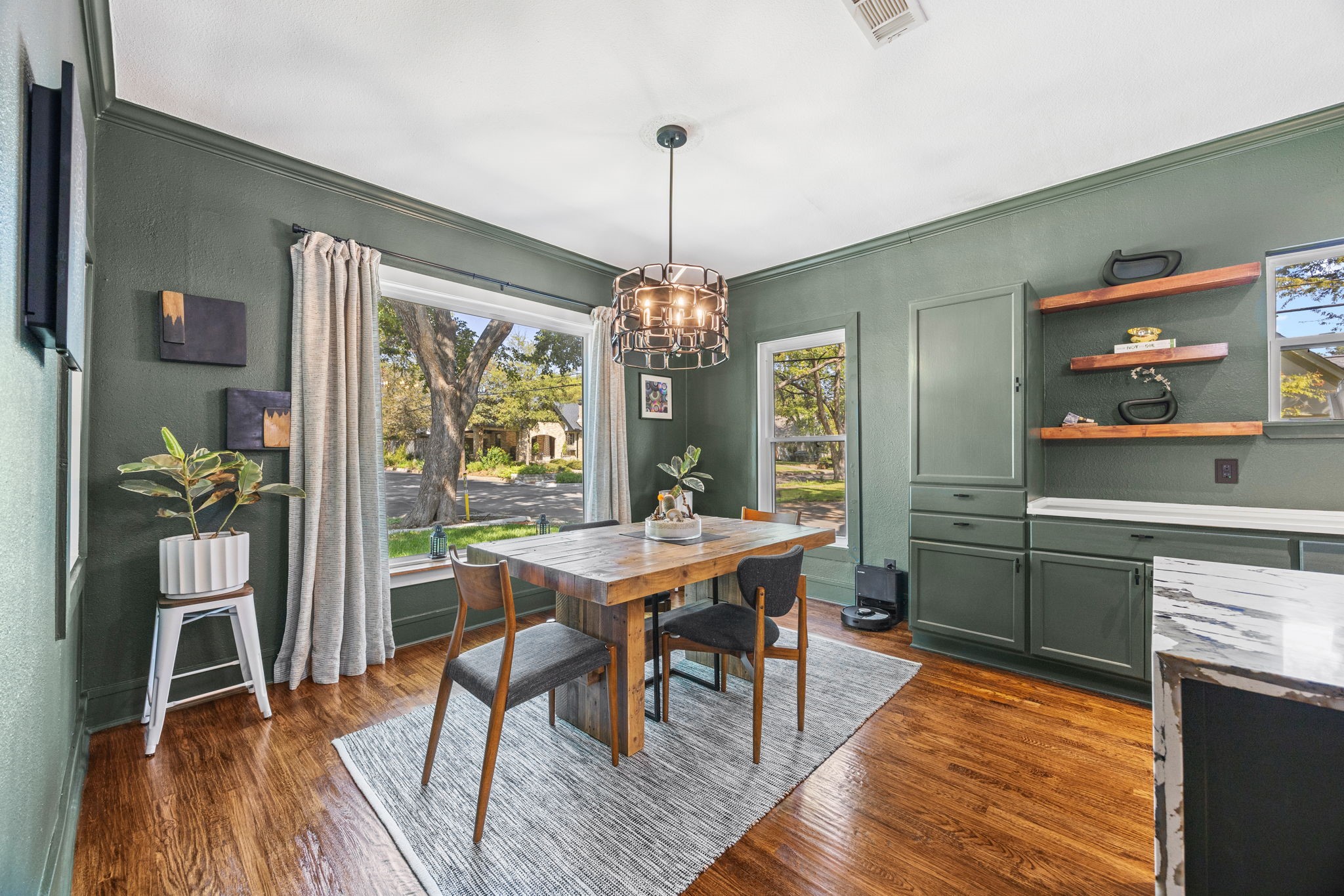 938 N Clinton Avenue