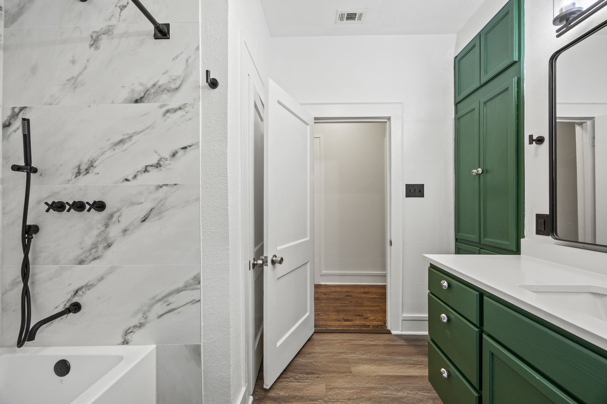 938 N Clinton Avenue