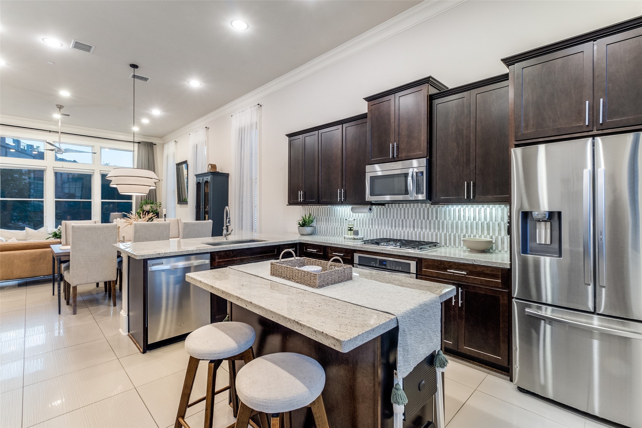 723 S Cesar Chavez Boulevard