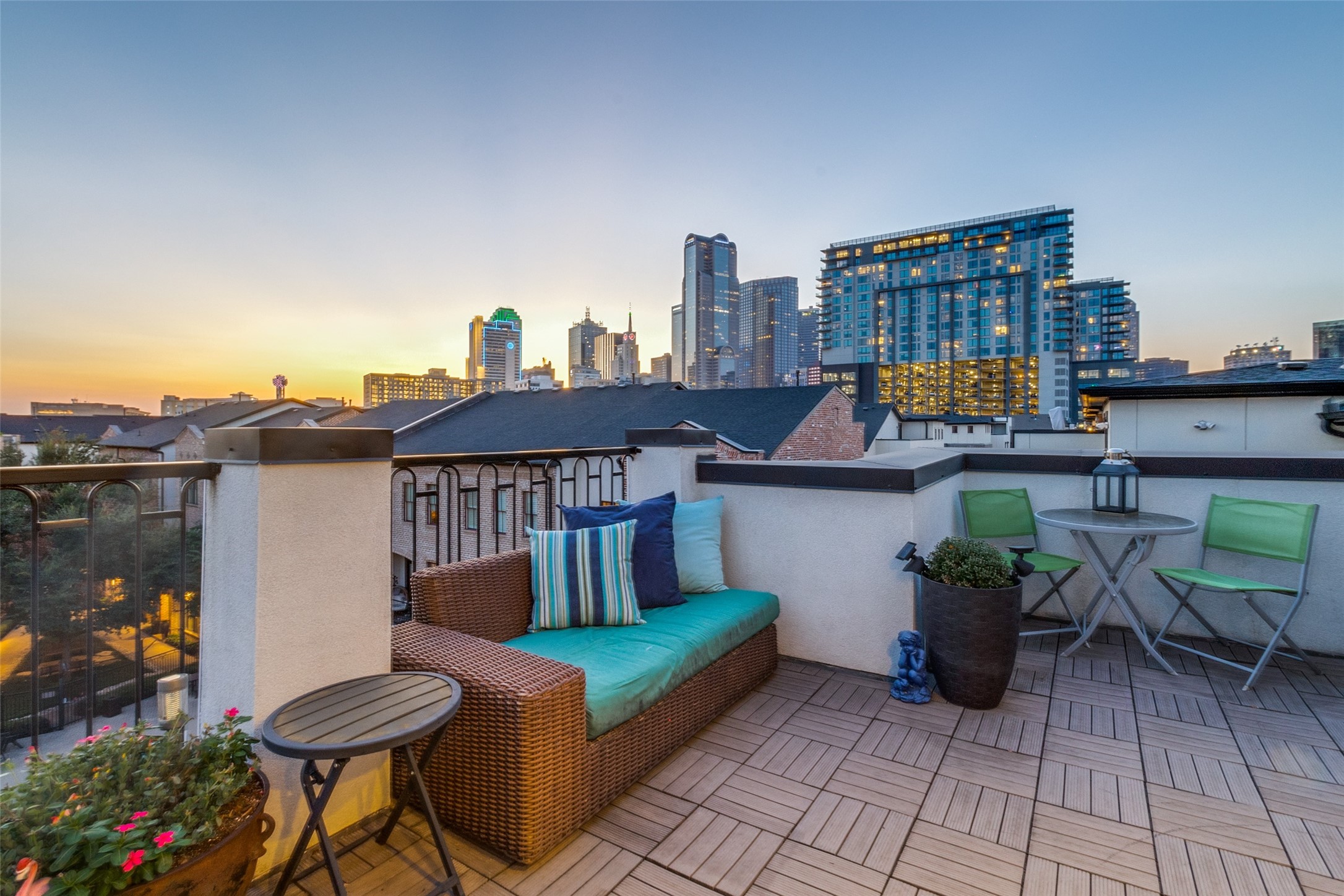 723 S Cesar Chavez Boulevard