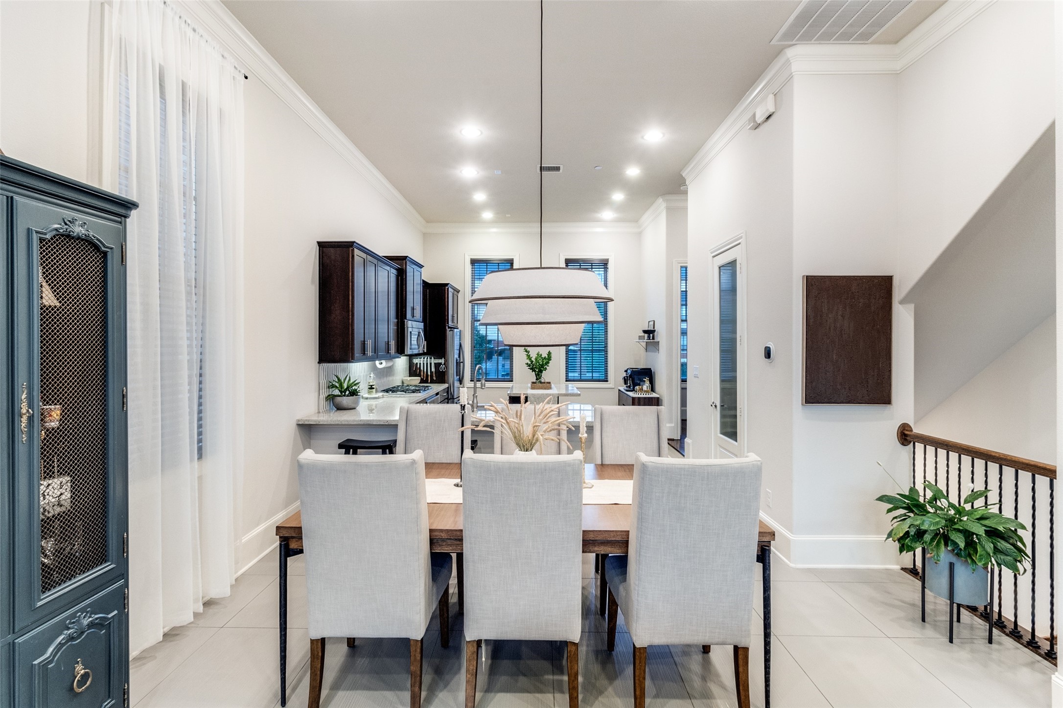 723 S Cesar Chavez Boulevard