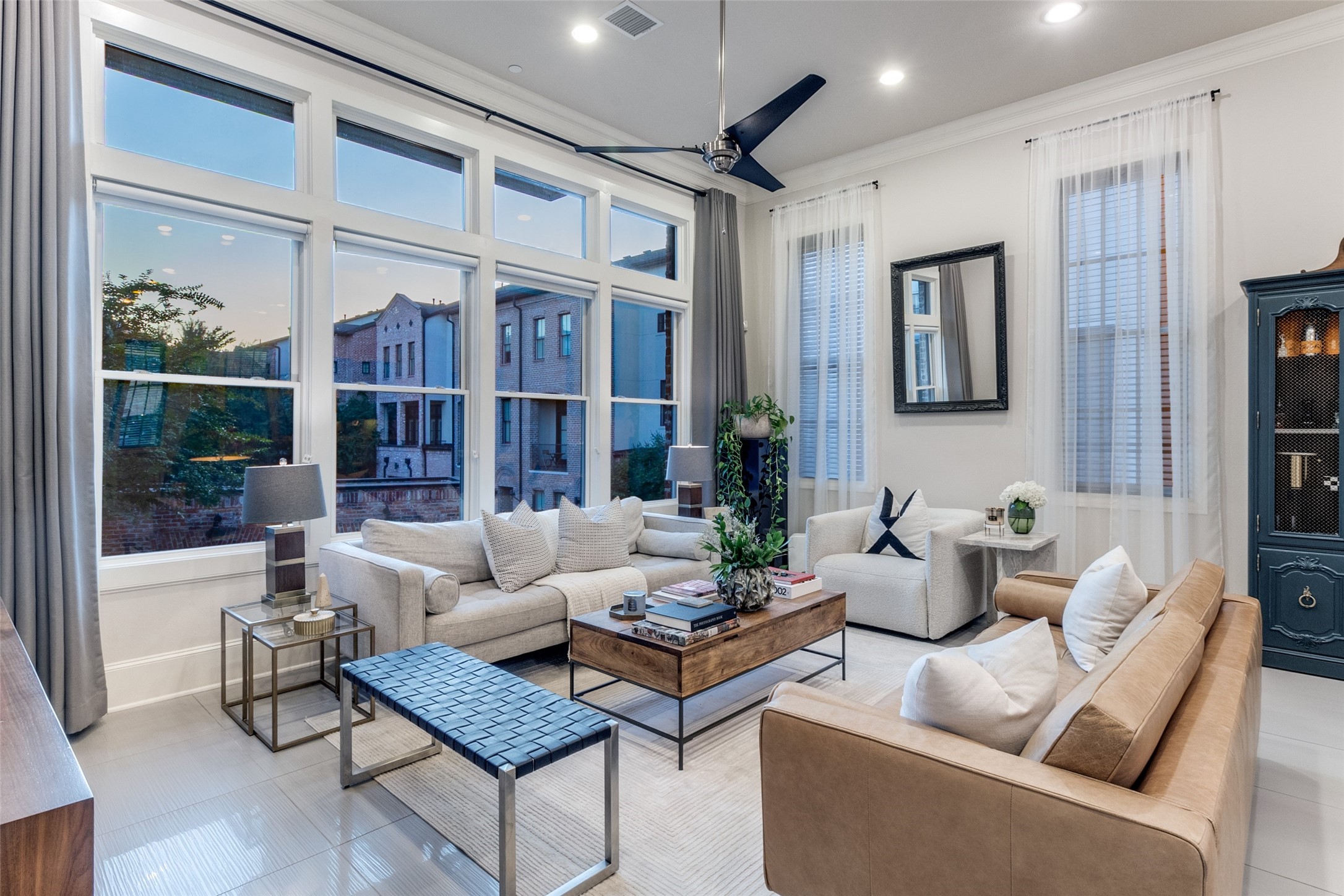 723 S Cesar Chavez Boulevard