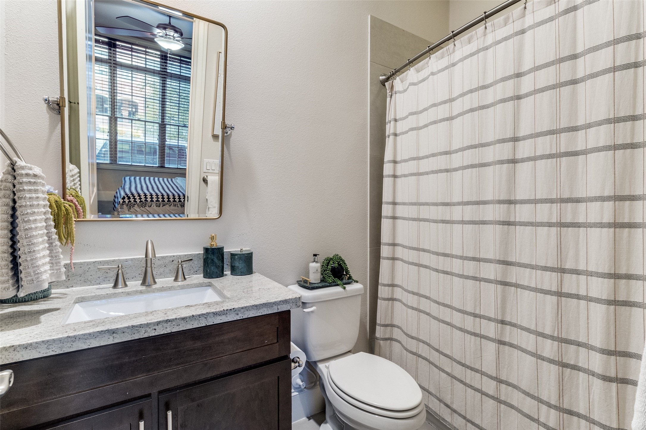 723 S Cesar Chavez Boulevard