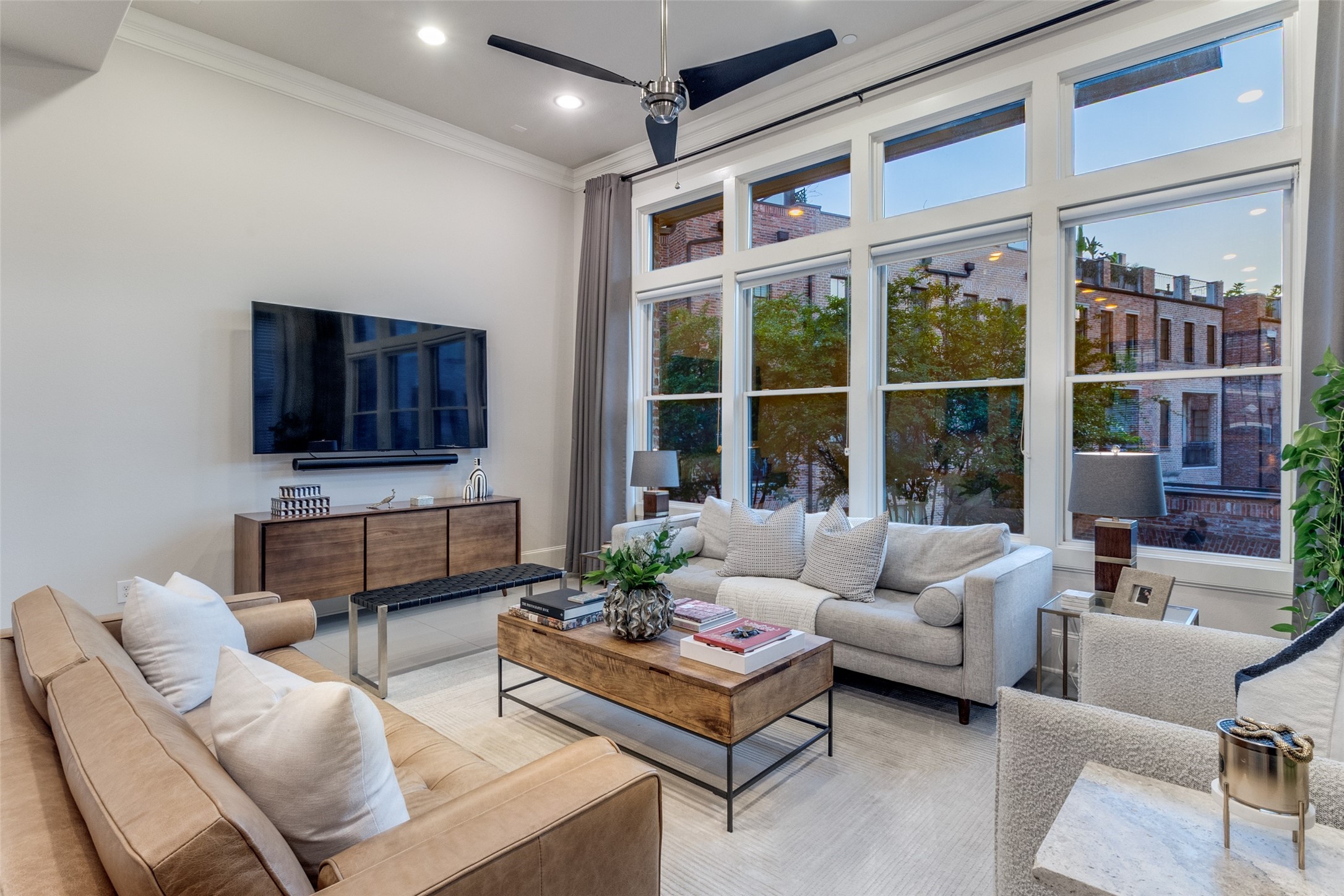 723 S Cesar Chavez Boulevard