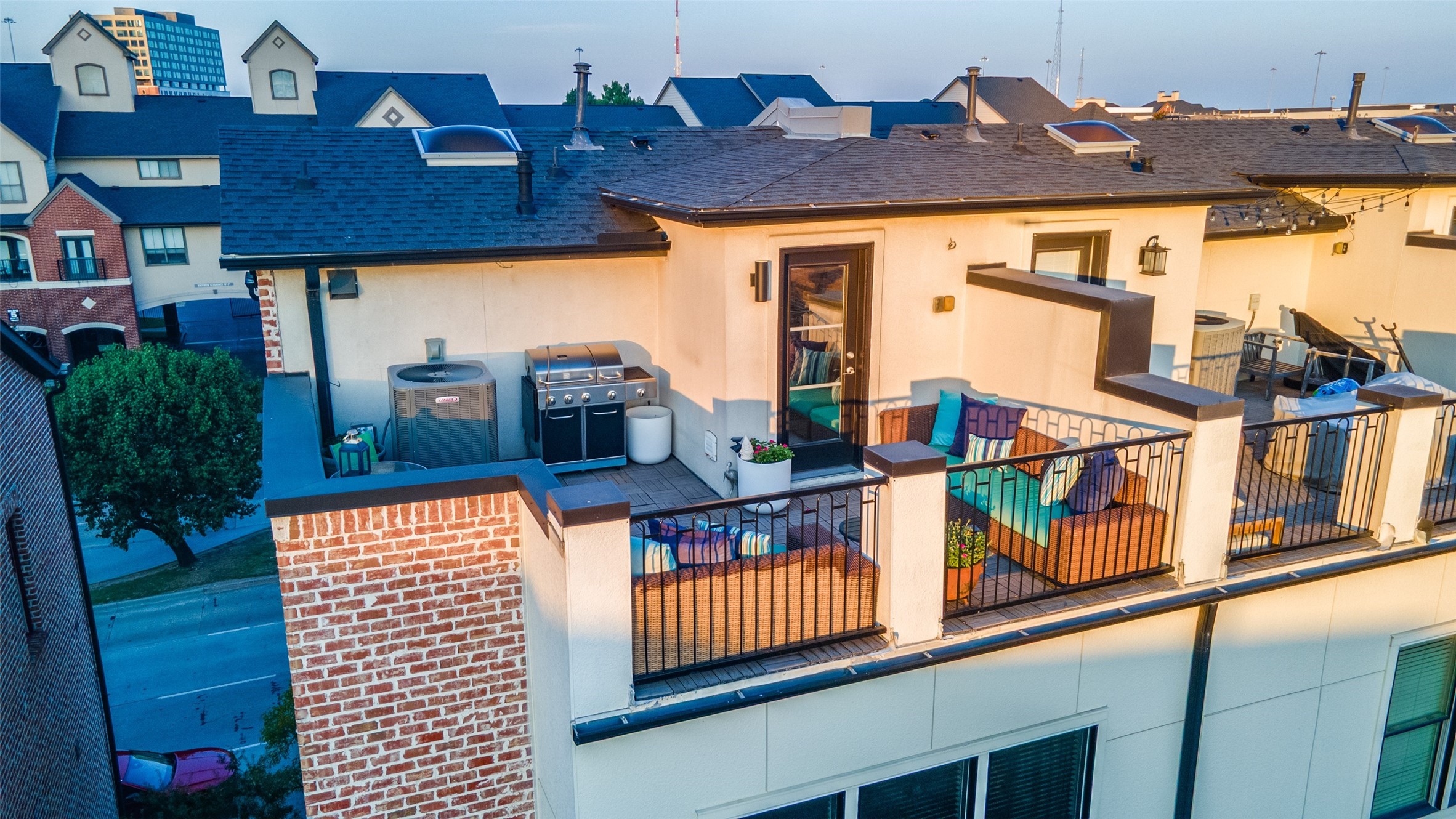 723 S Cesar Chavez Boulevard