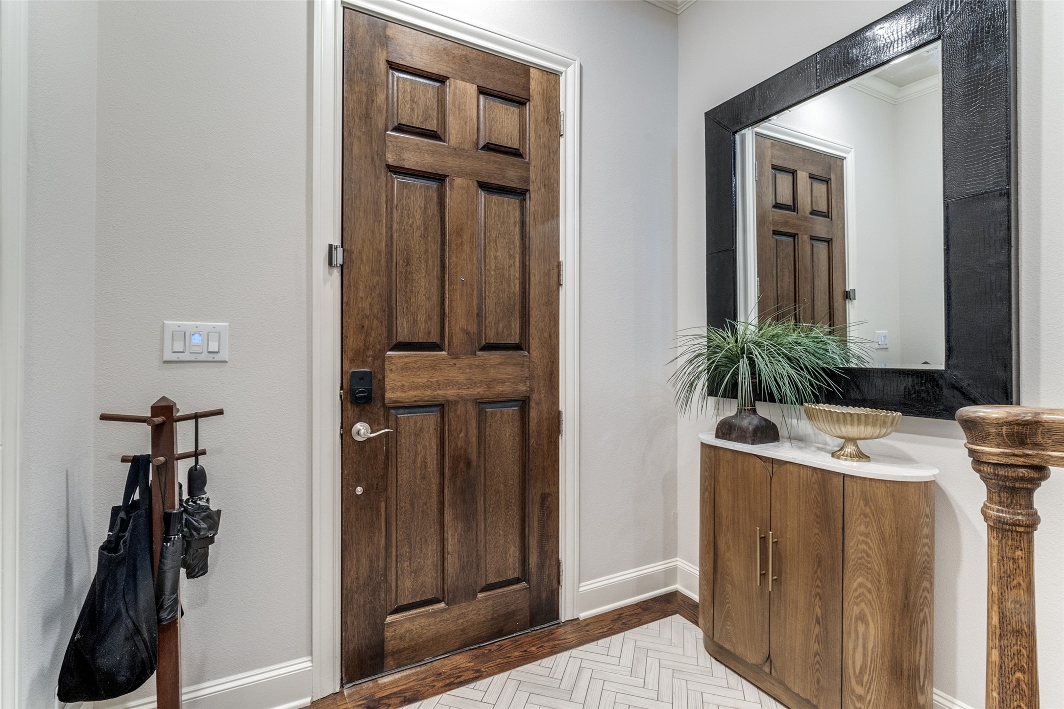 723 S Cesar Chavez Boulevard