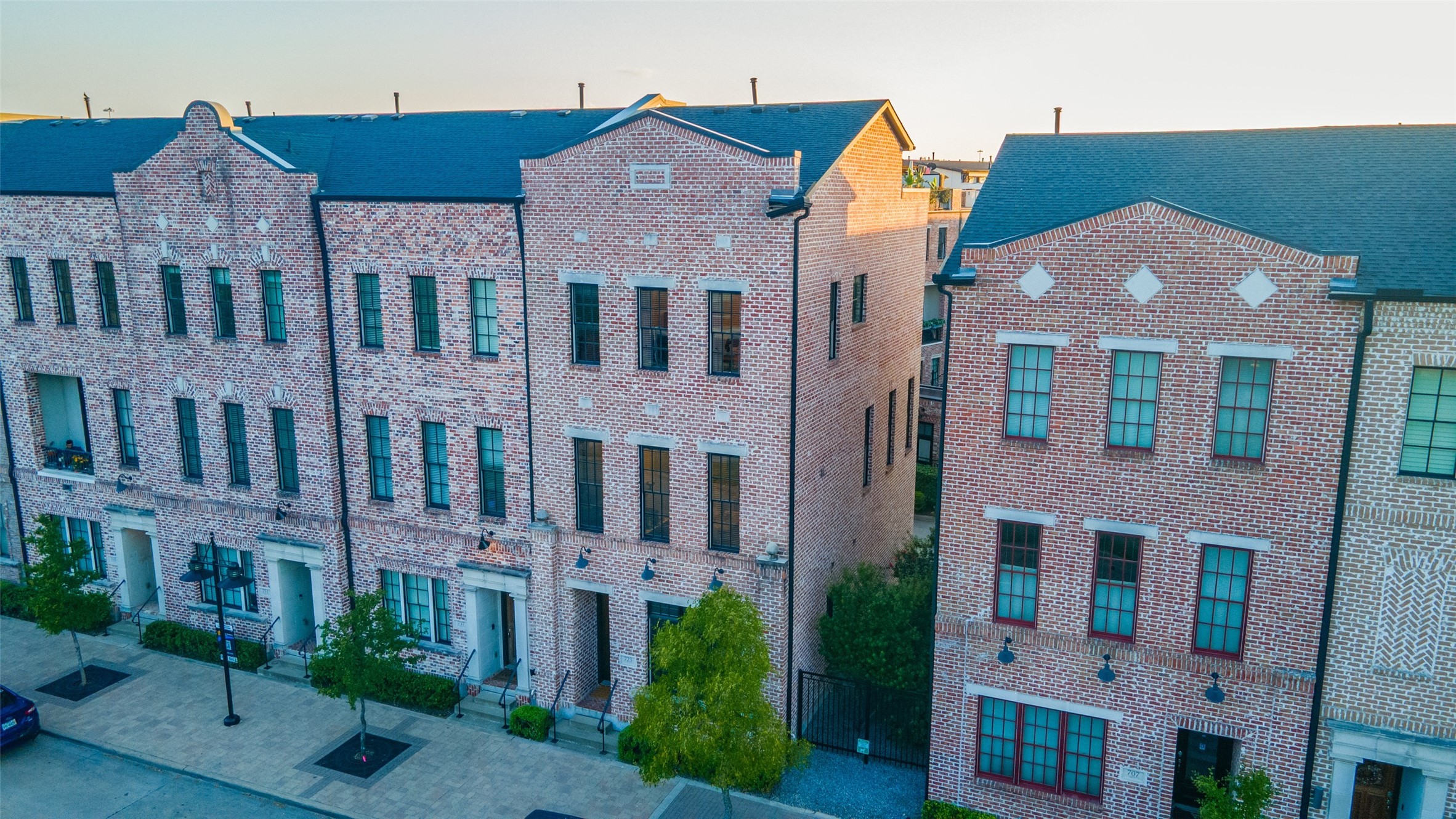 723 S Cesar Chavez Boulevard