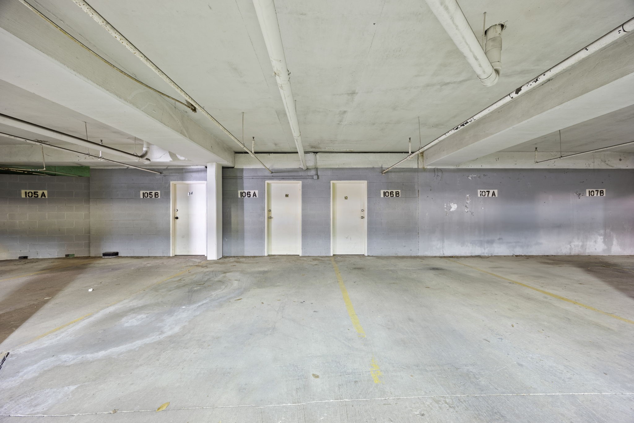 3922 Gilbert Avenue 106