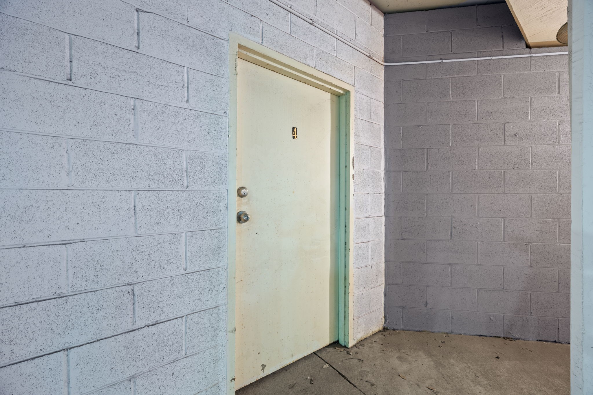 3922 Gilbert Avenue 106