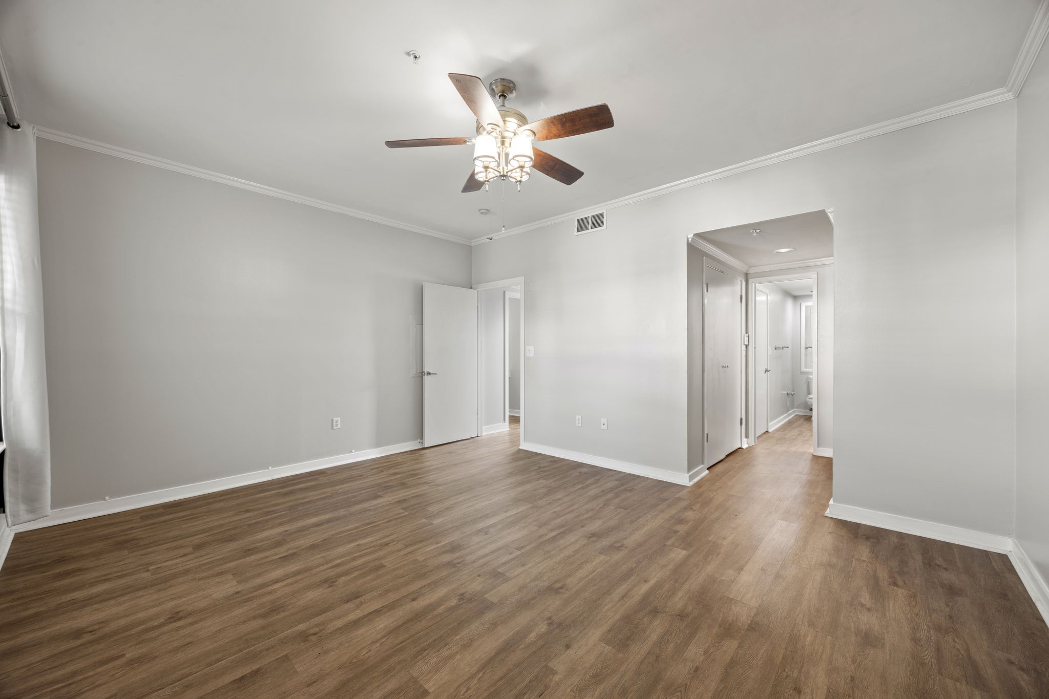 3922 Gilbert Avenue 106