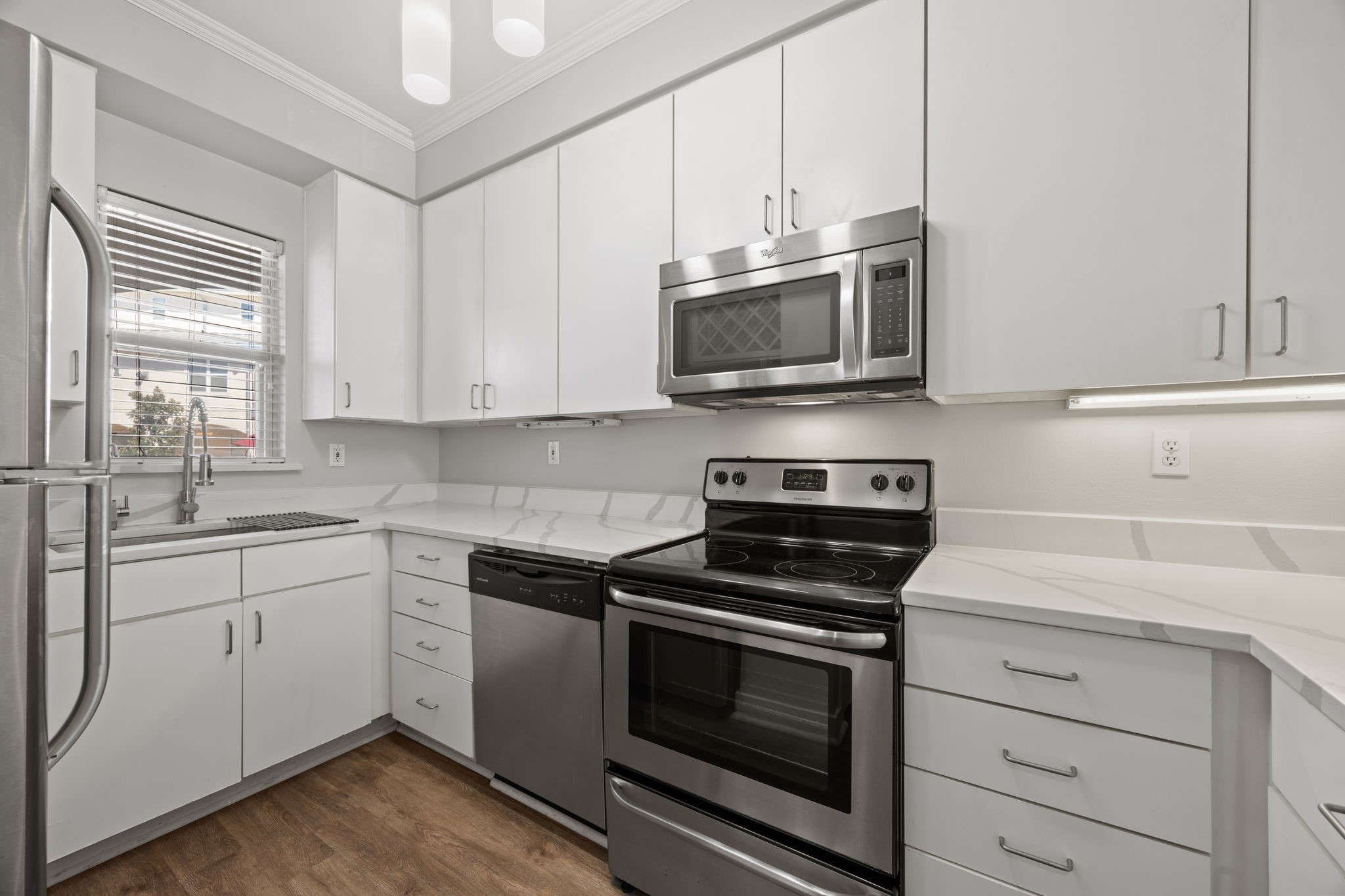 3922 Gilbert Avenue 106