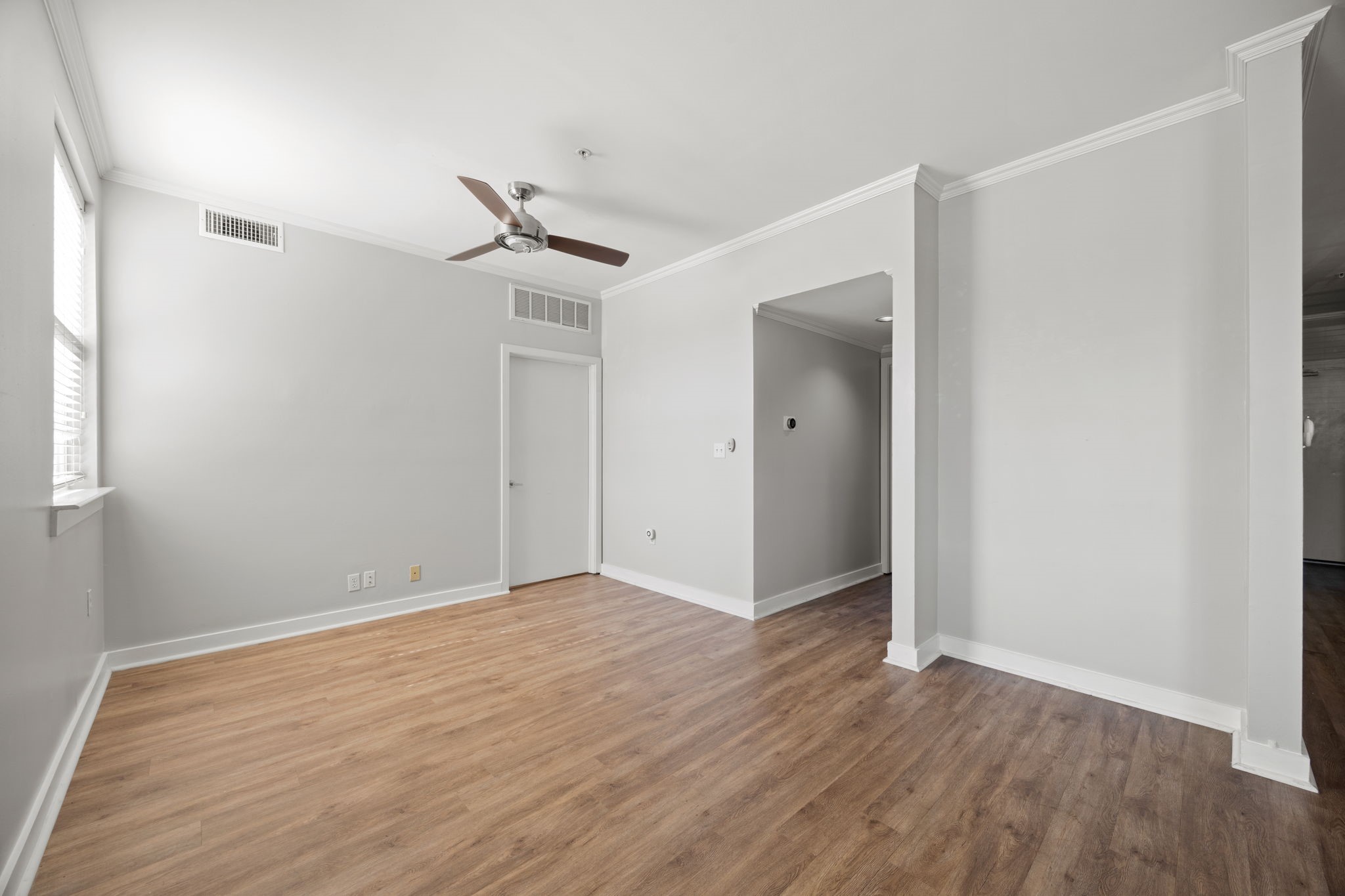 3922 Gilbert Avenue 106