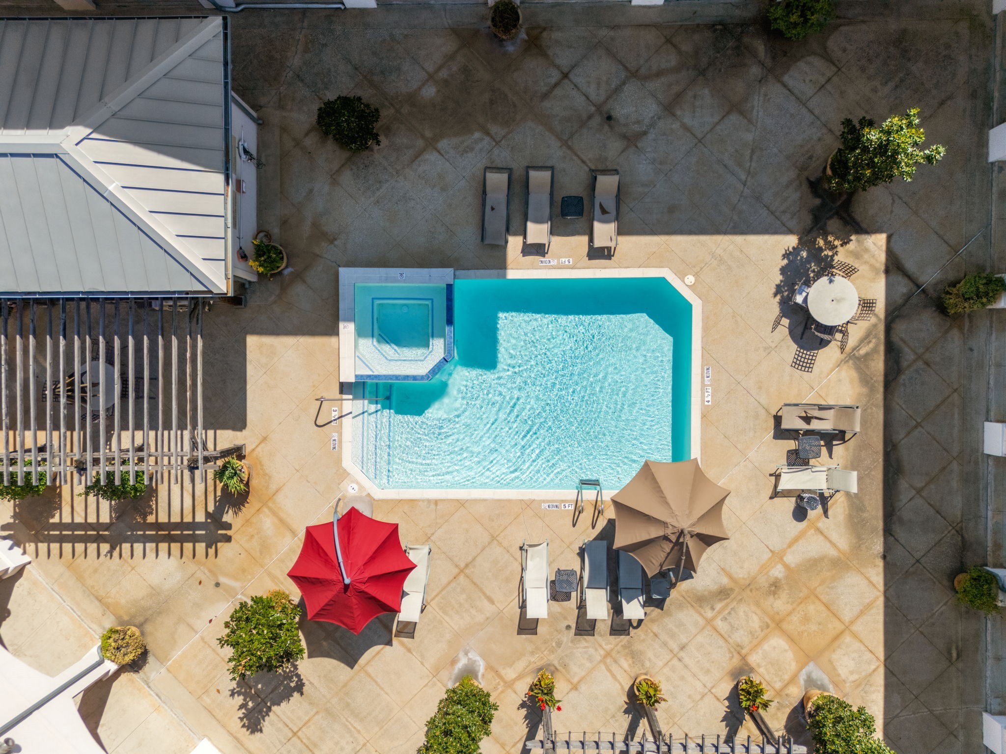 3922 Gilbert Avenue 106