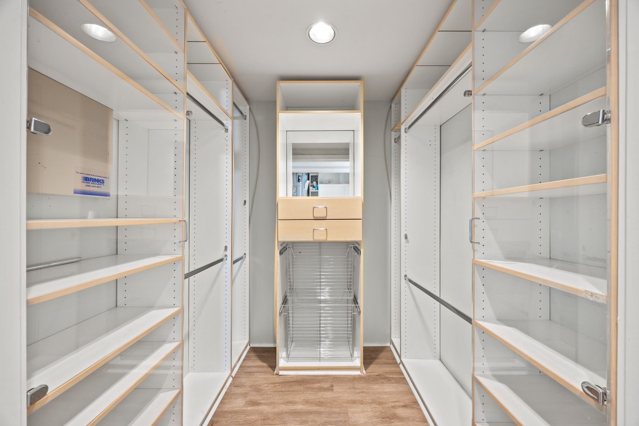 3922 Gilbert Avenue 106