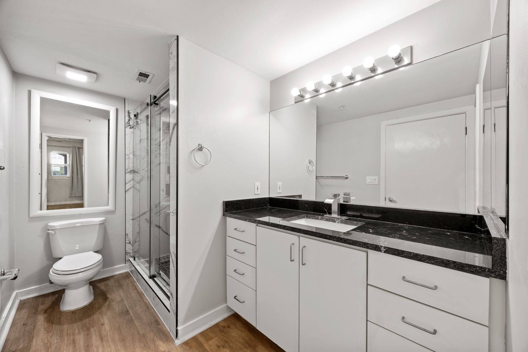 3922 Gilbert Avenue 106