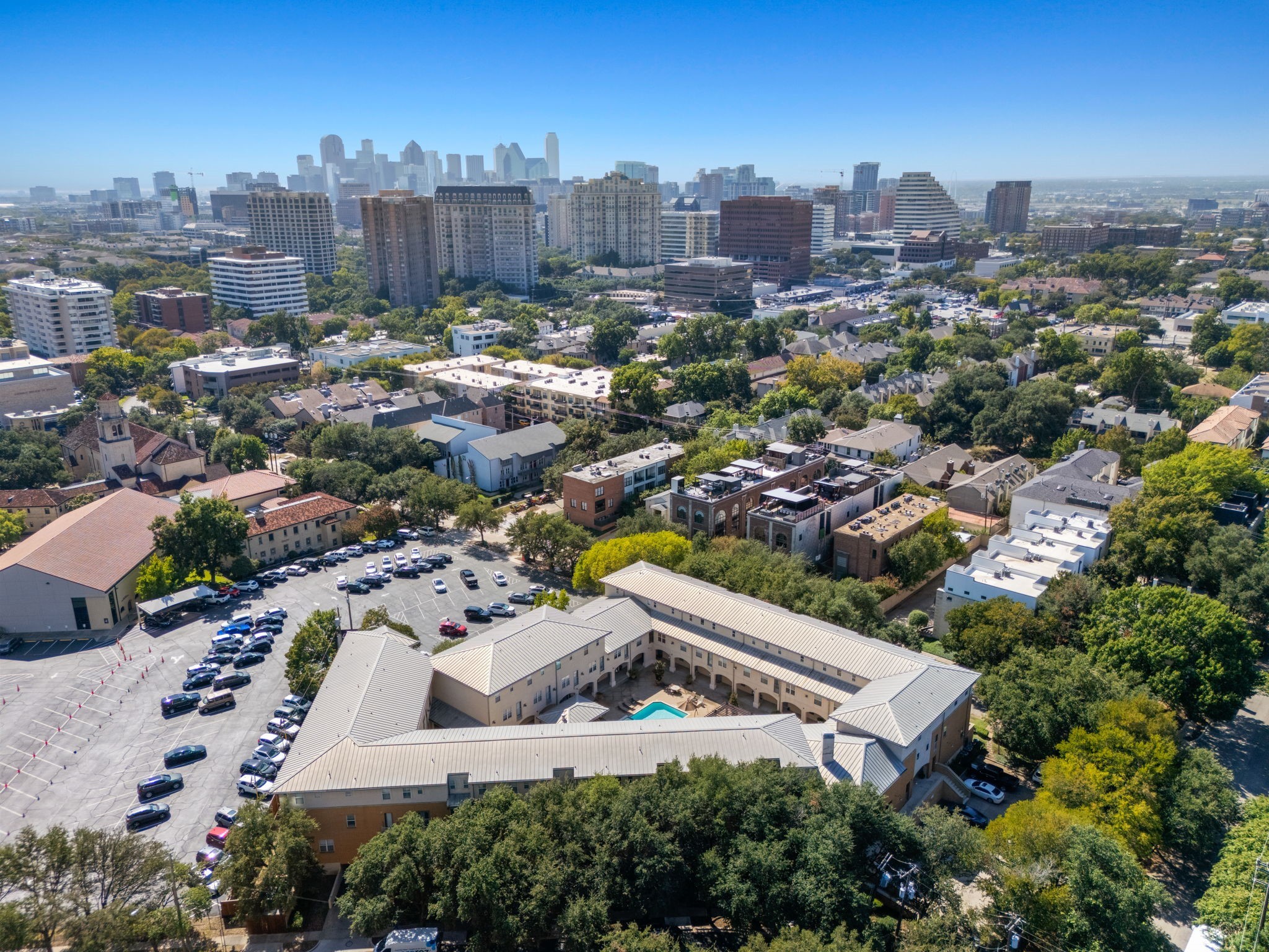 3922 Gilbert Avenue 106