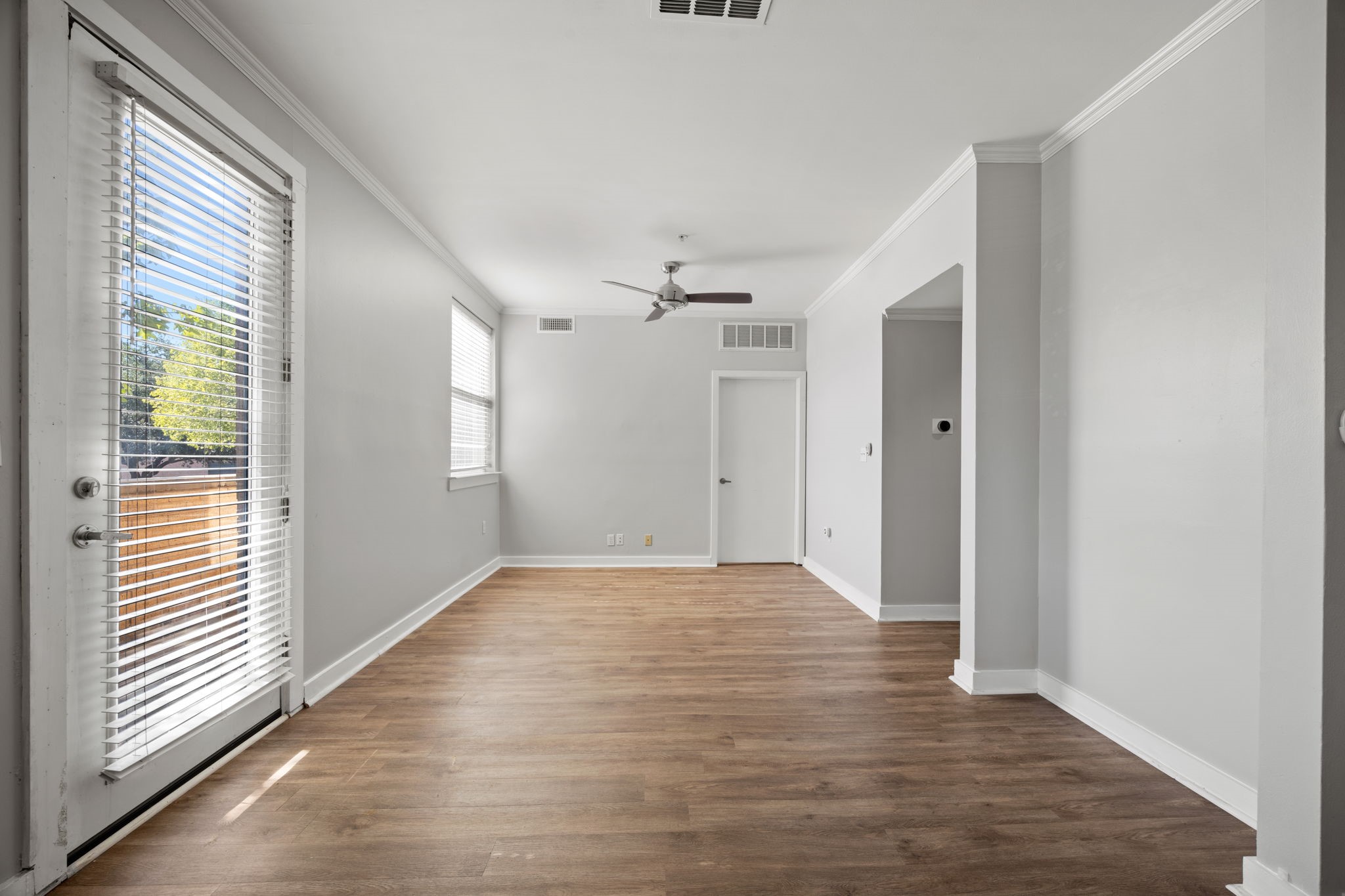 3922 Gilbert Avenue 106