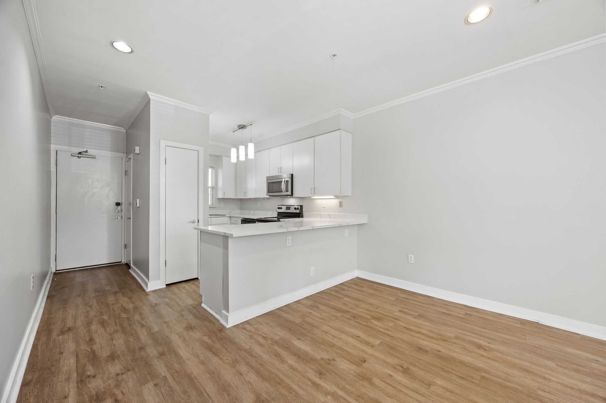 3922 Gilbert Avenue 106