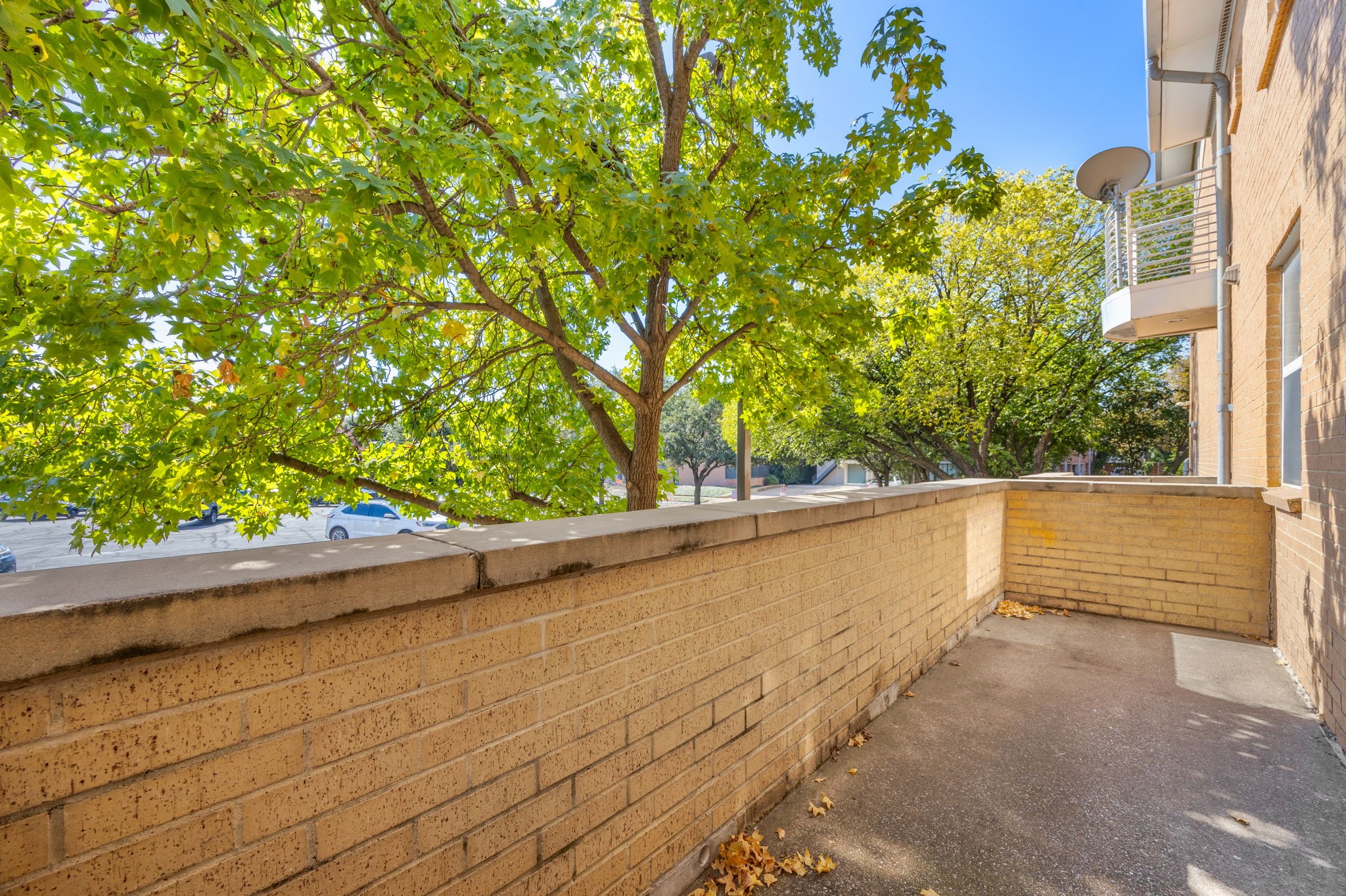 3922 Gilbert Avenue 106