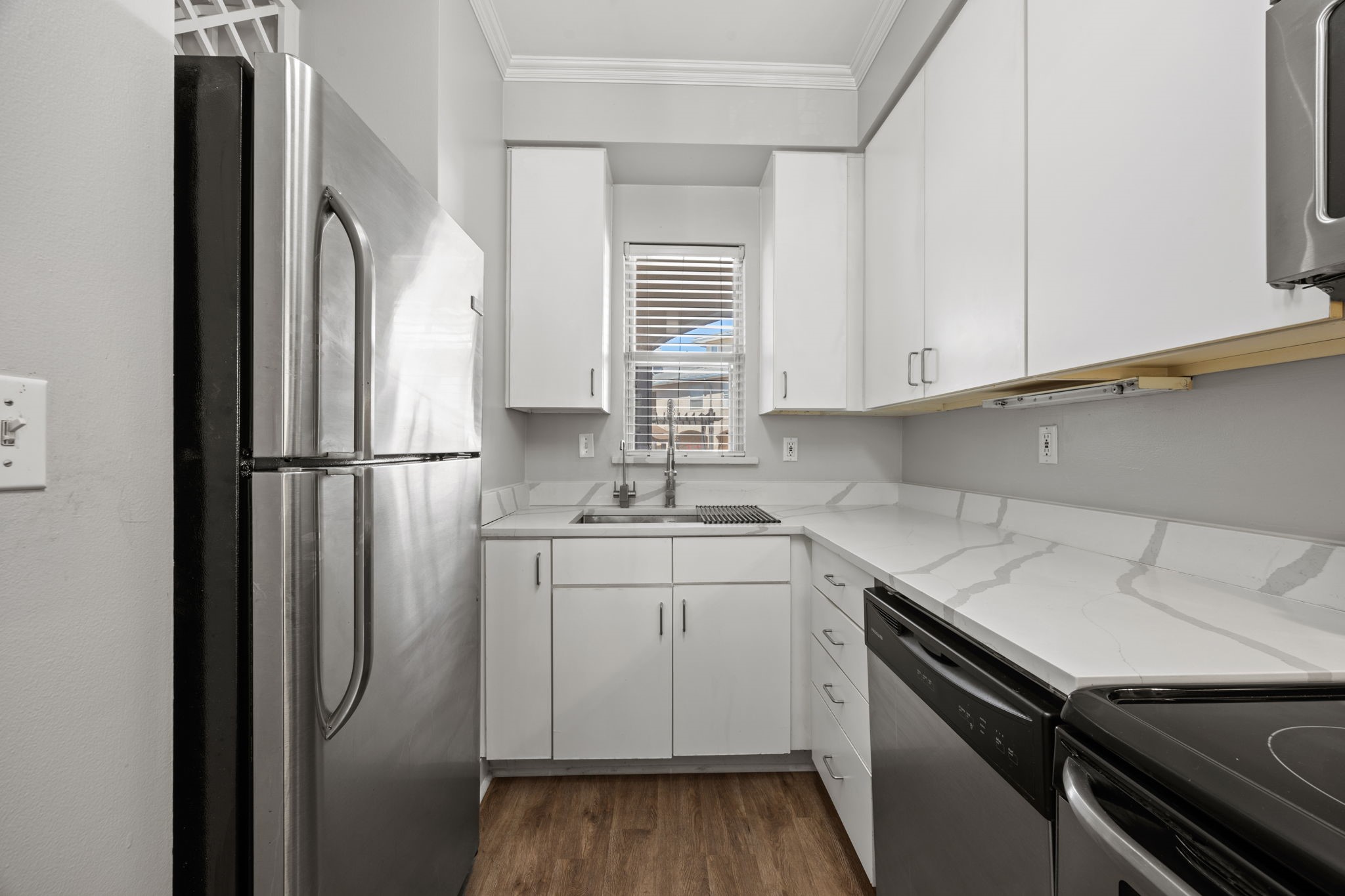 3922 Gilbert Avenue 106