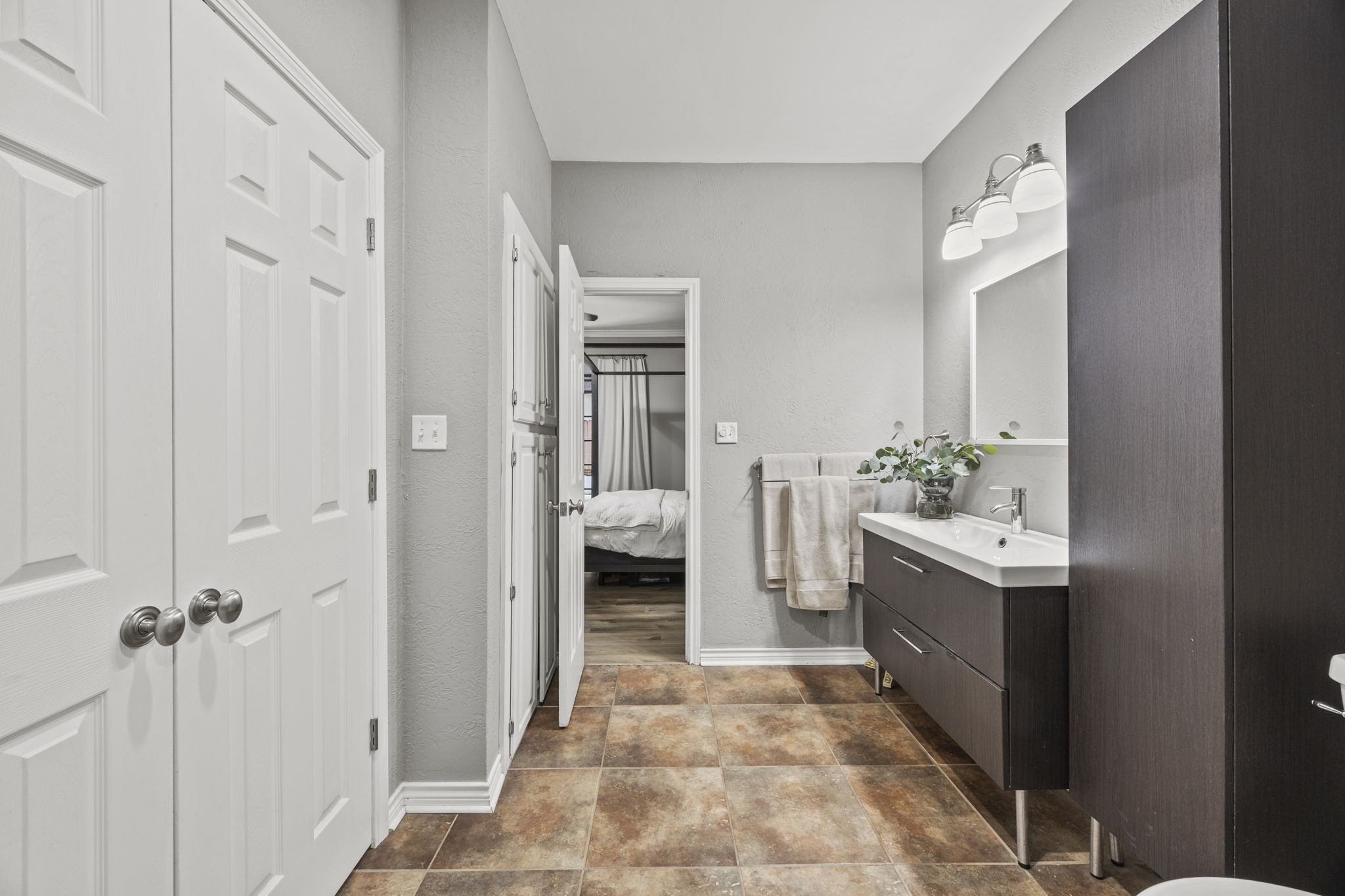 4143 Newton Avenue B