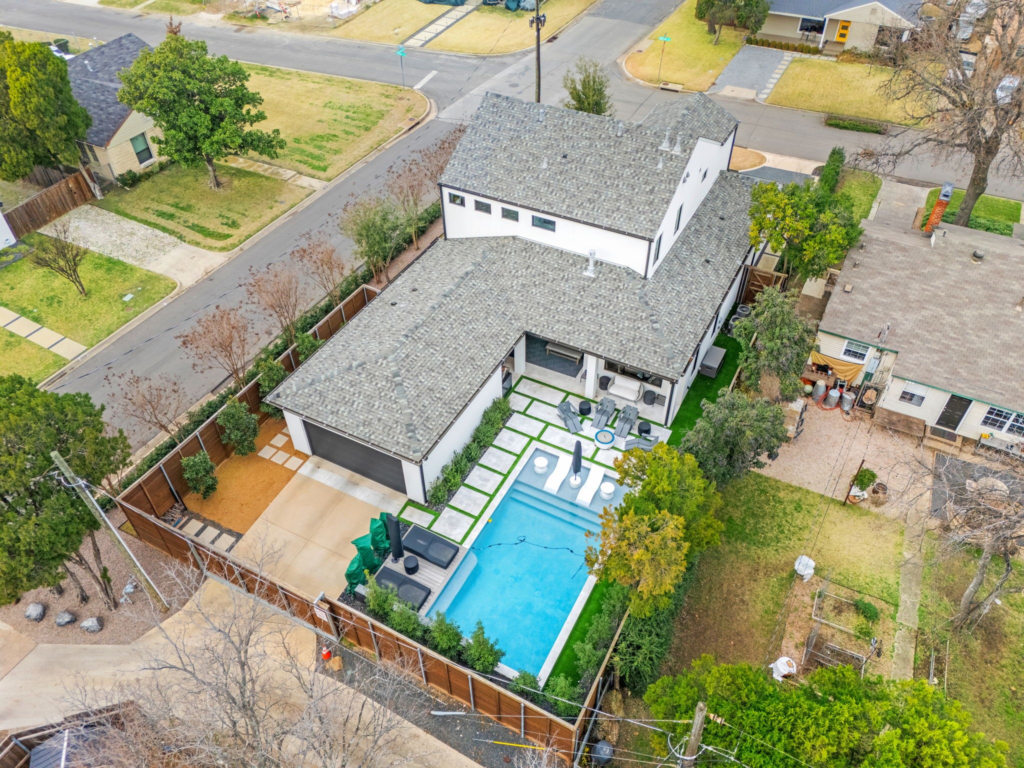4902 Linnet Lane