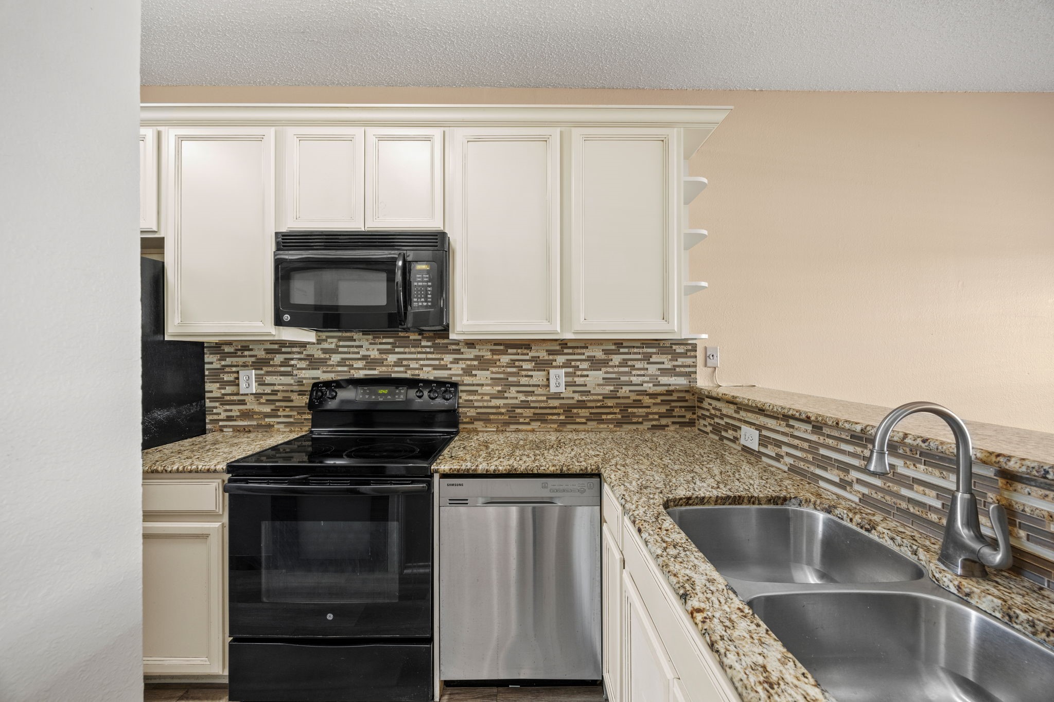 4800 W Lovers Lane 406