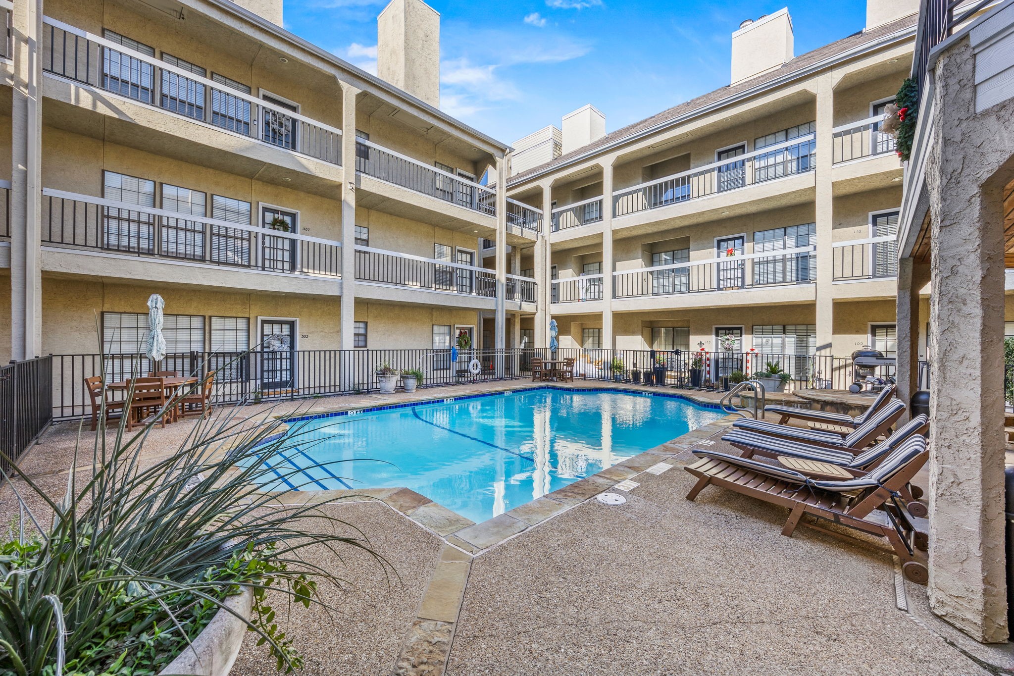 4800 W Lovers Lane 406