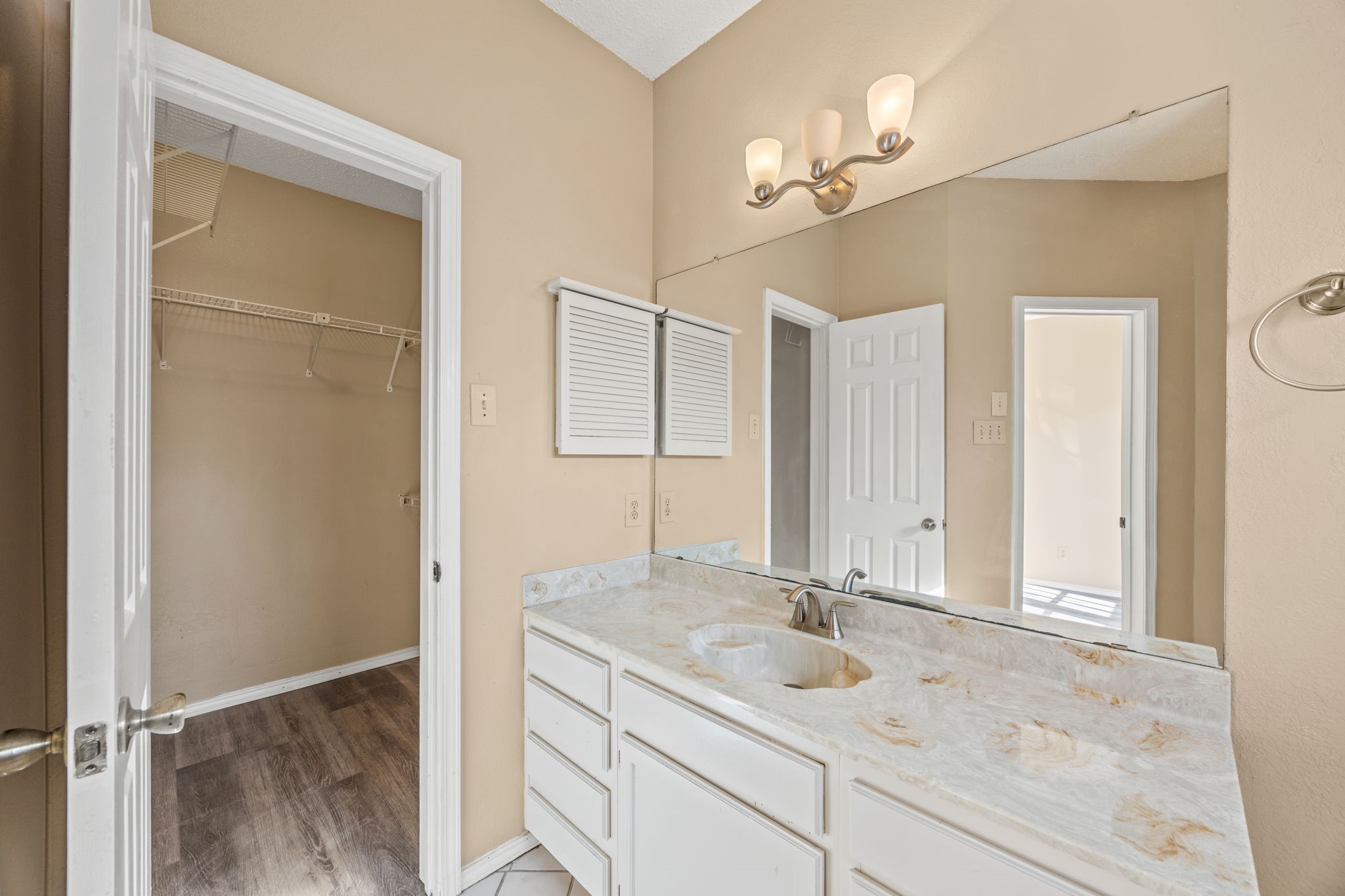 4800 W Lovers Lane 406