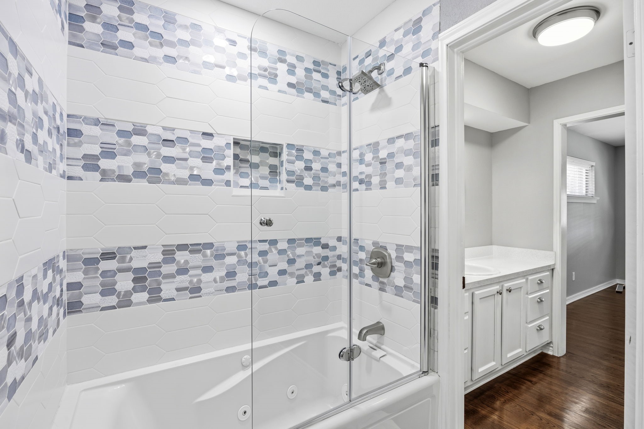 1636 W Red Bird Lane