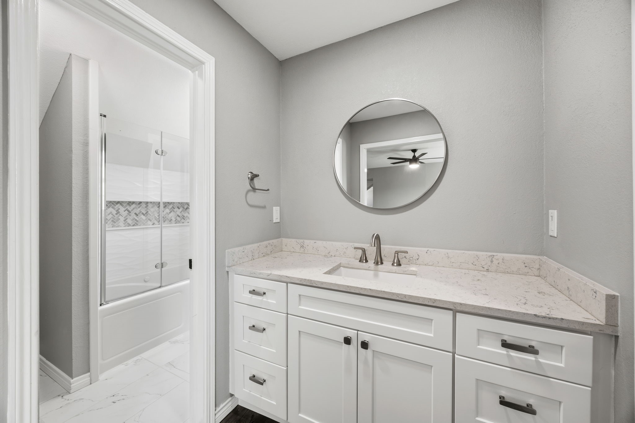 1636 W Red Bird Lane