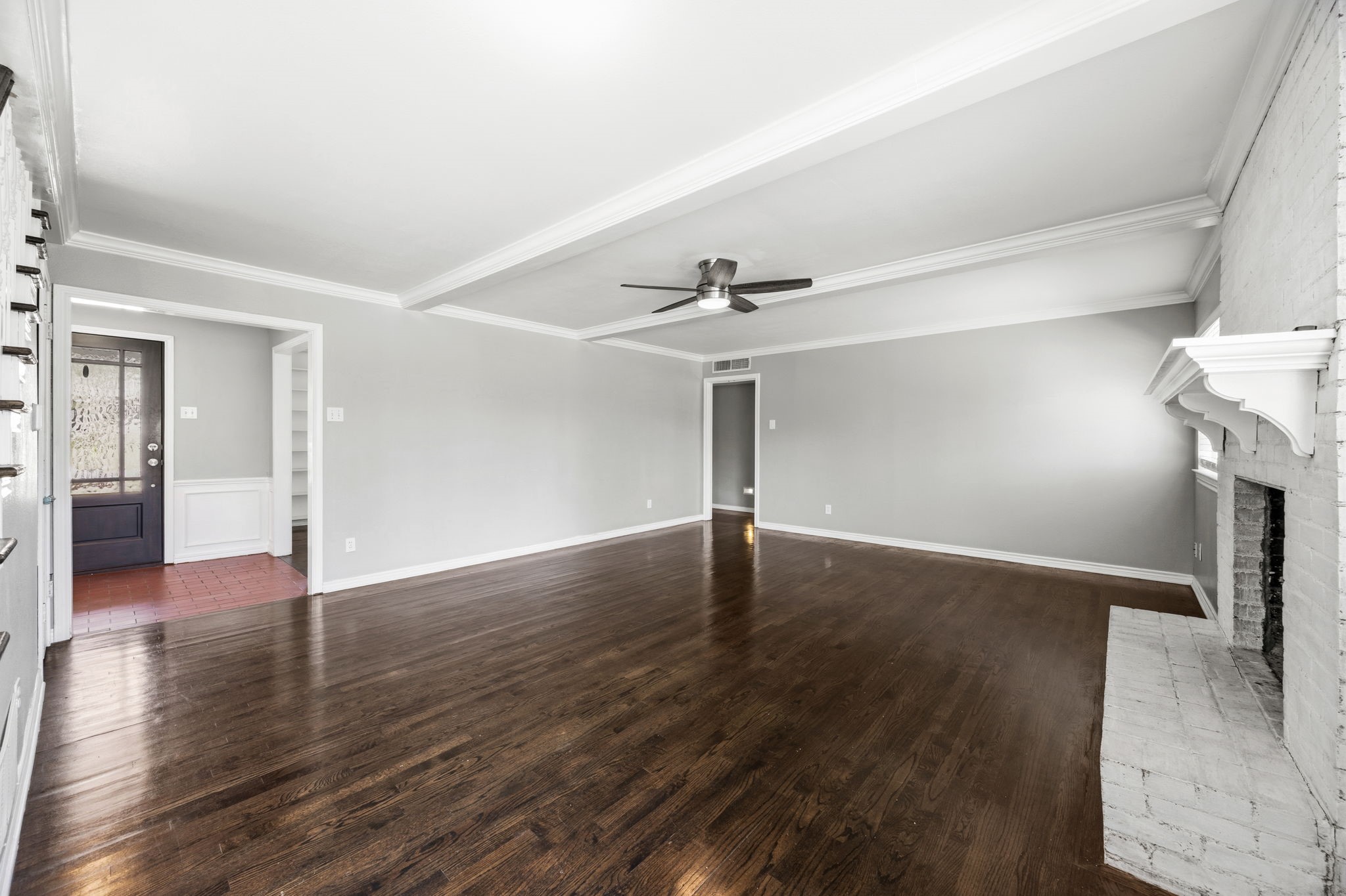 1636 W Red Bird Lane