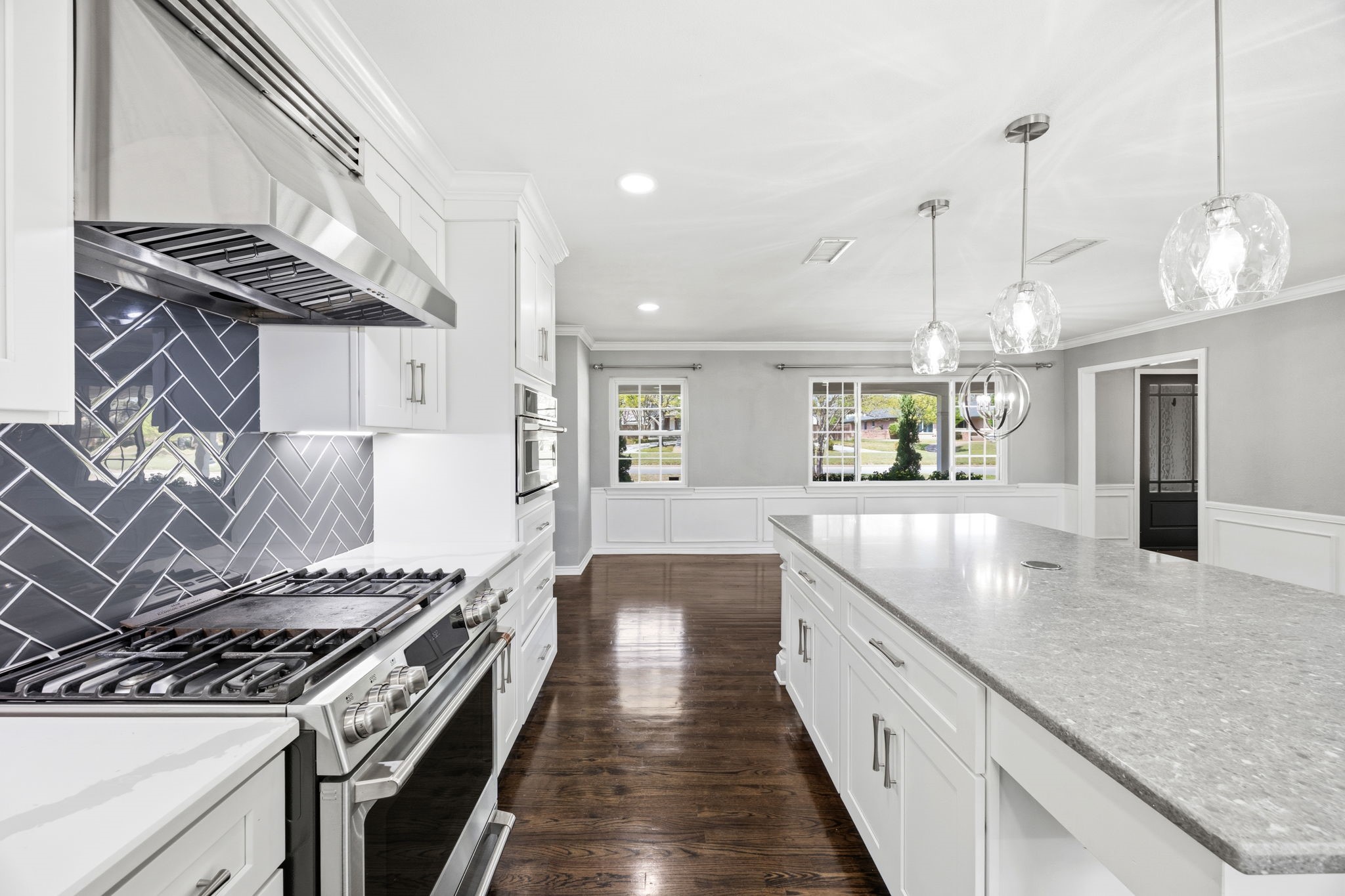 1636 W Red Bird Lane