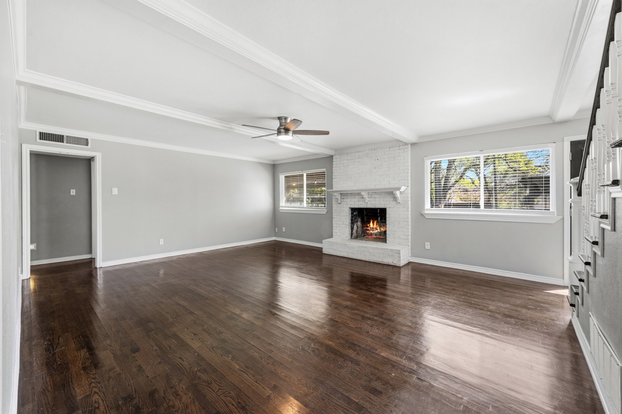 1636 W Red Bird Lane