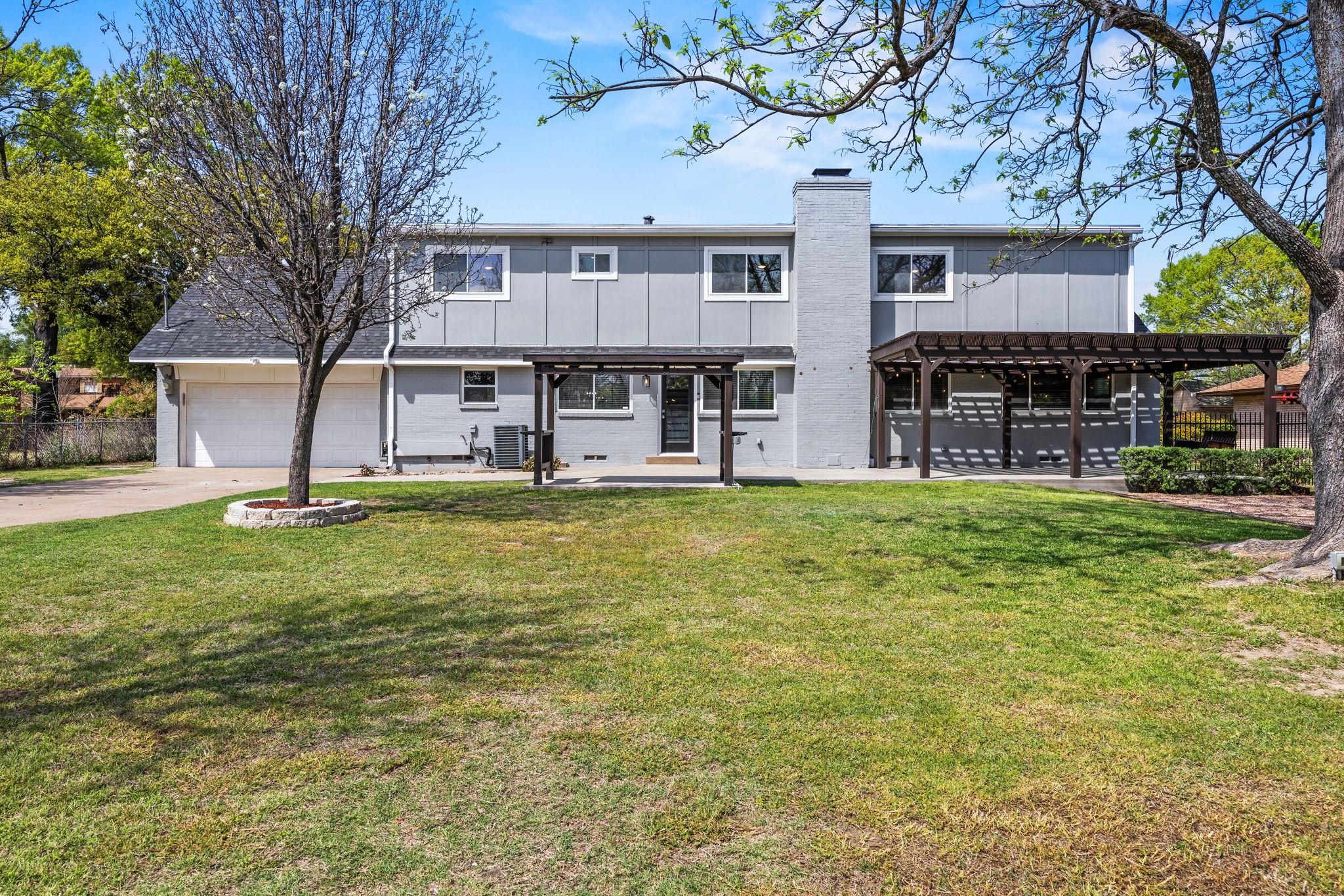 1636 W Red Bird Lane