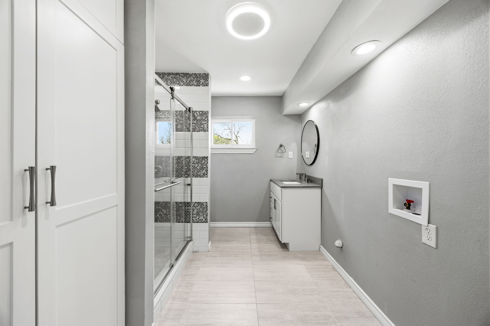 1636 W Red Bird Lane