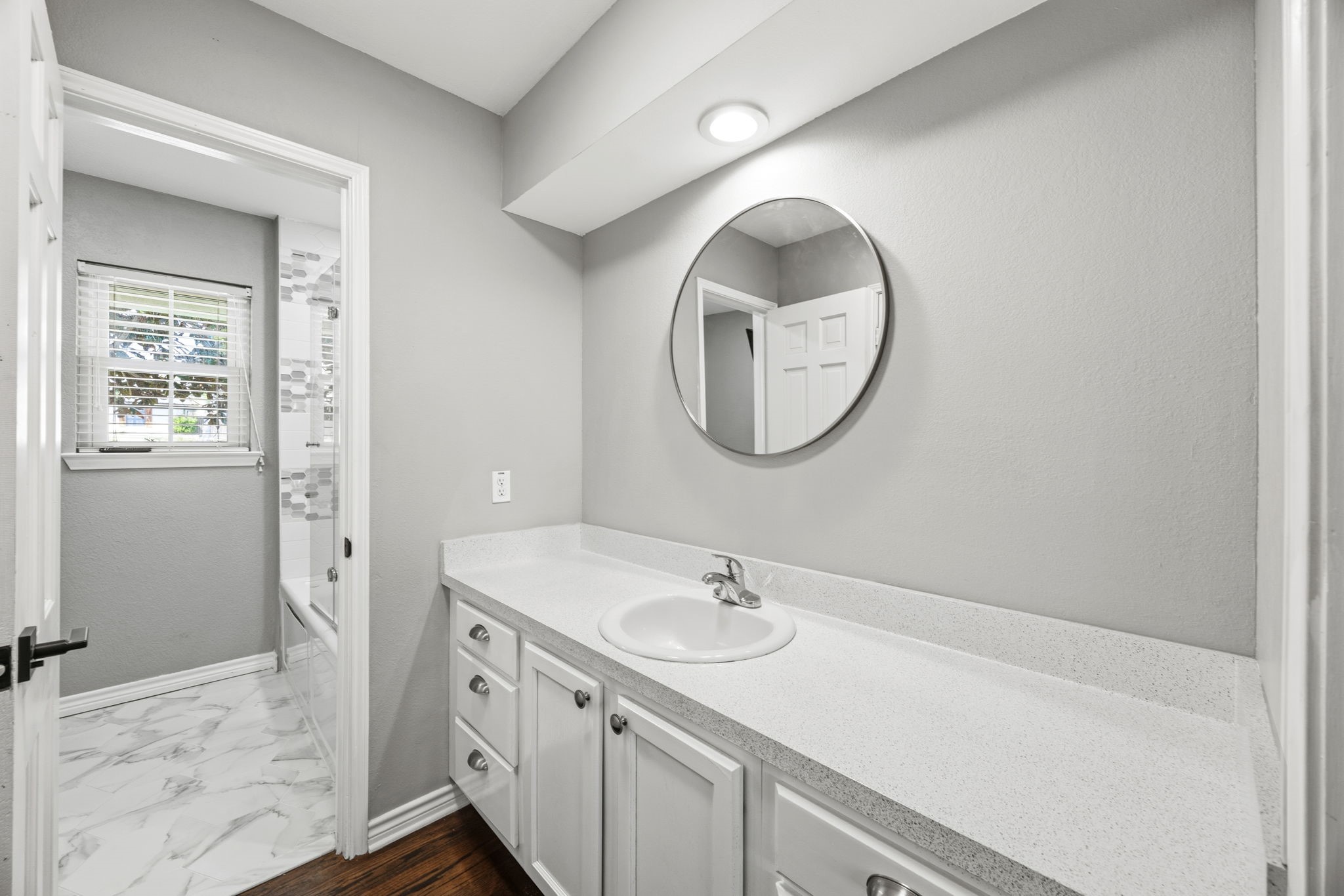 1636 W Red Bird Lane