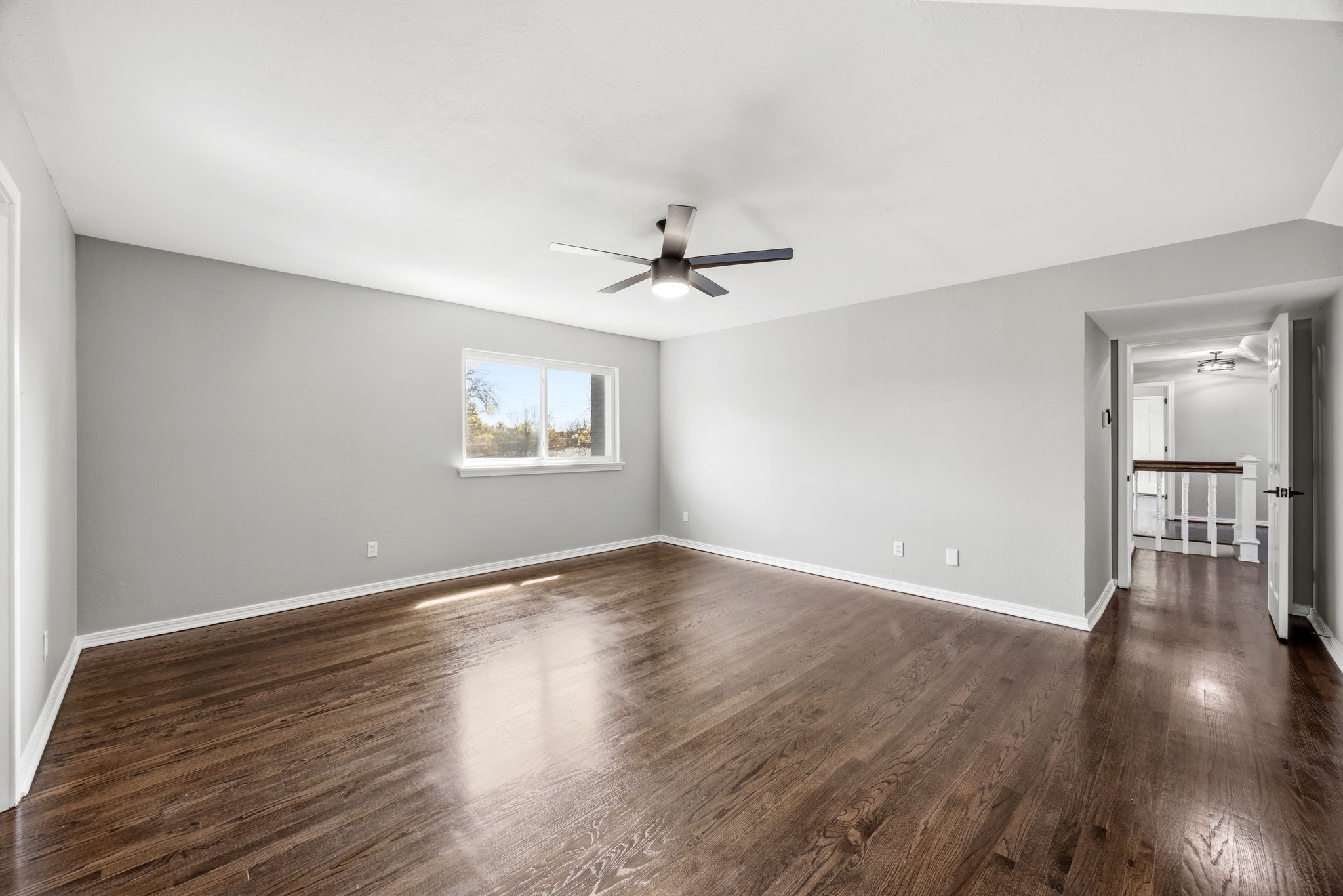 1636 W Red Bird Lane