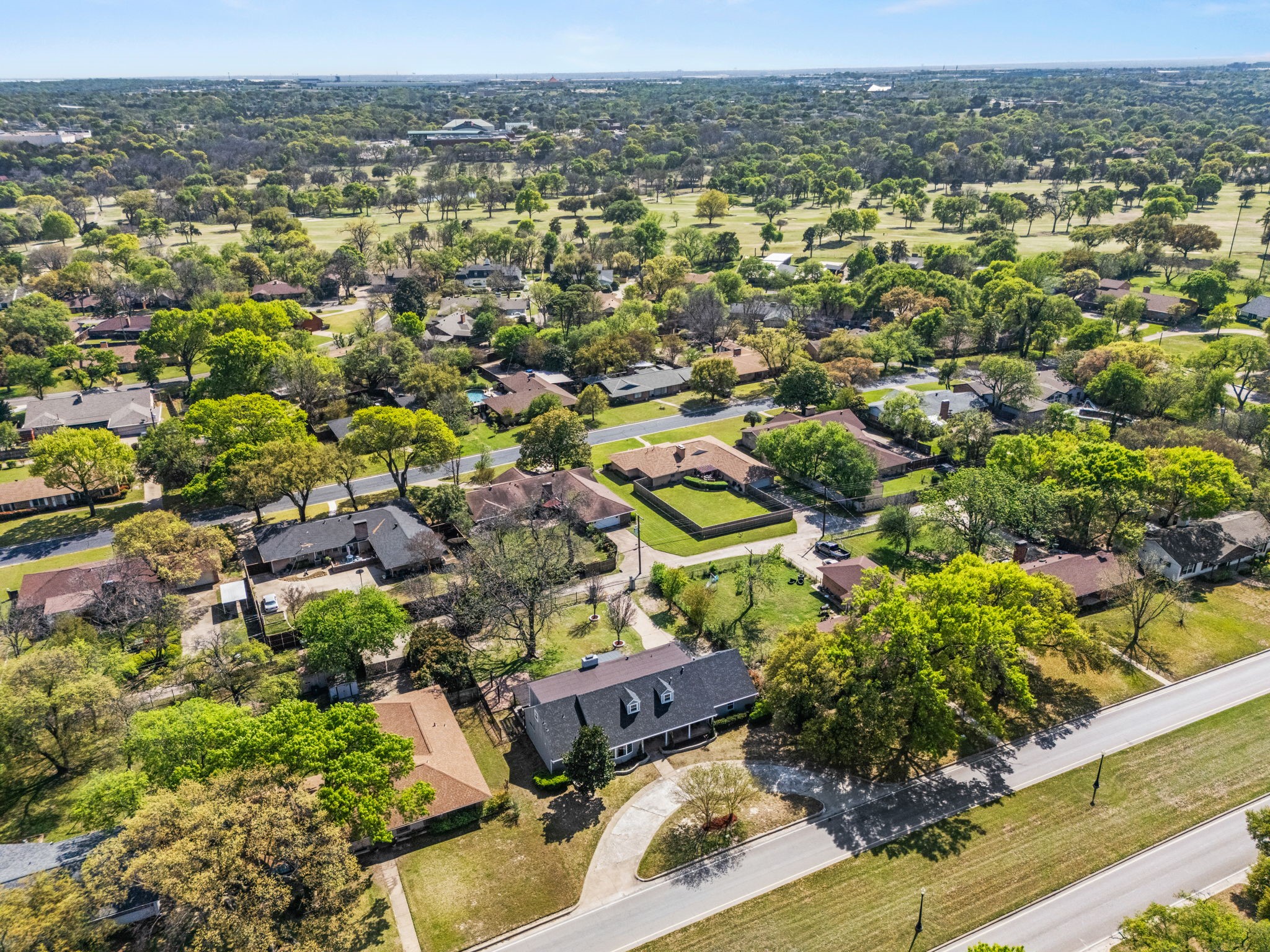 1636 W Red Bird Lane