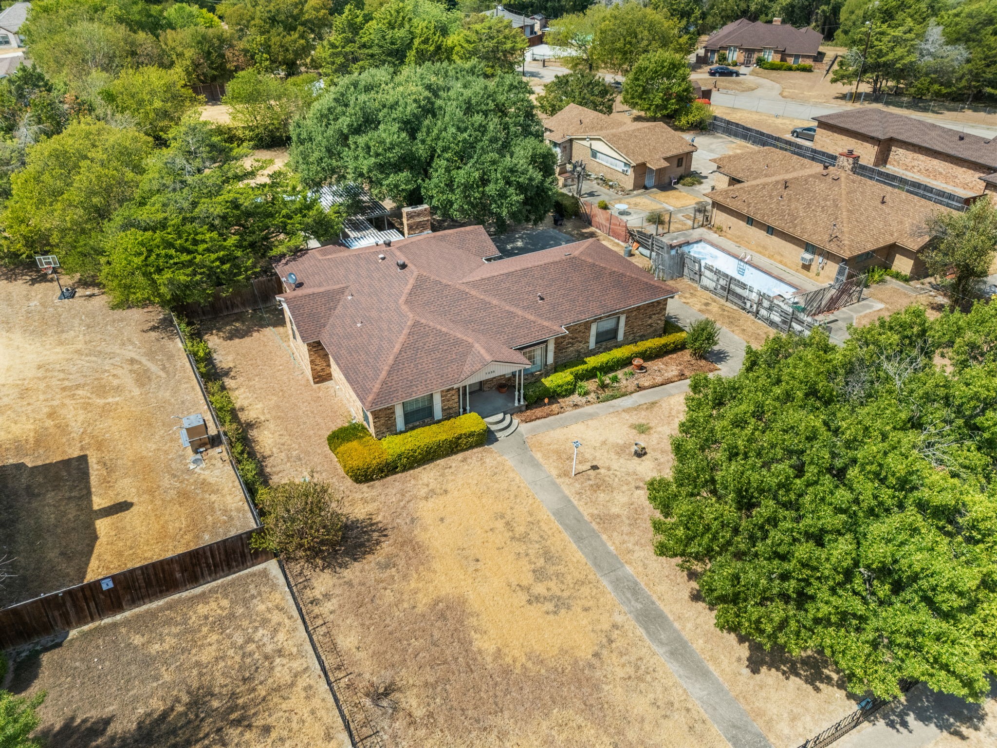 7235 Vecino Drive