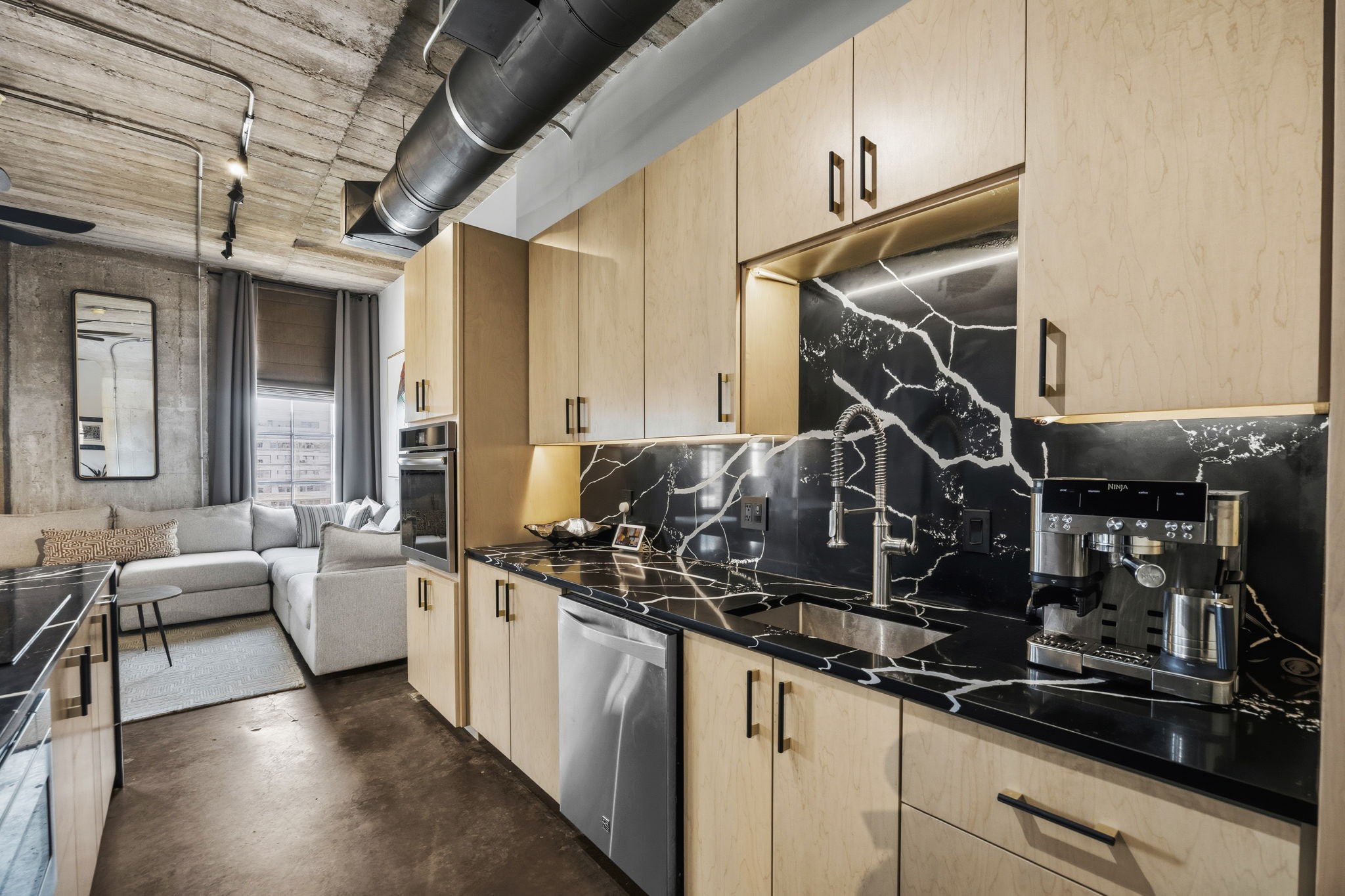 1122 Jackson Street 609