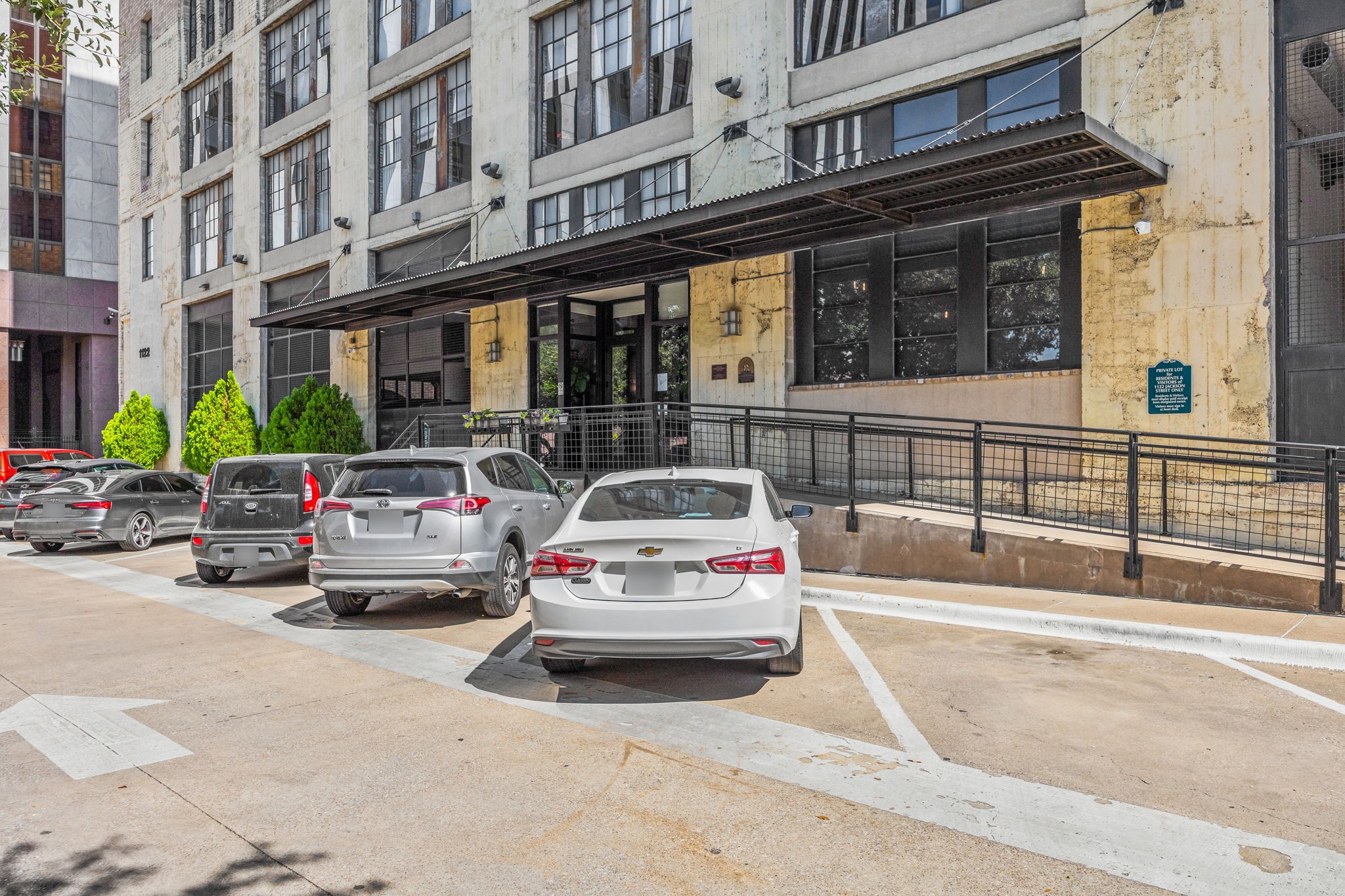 1122 Jackson Street 609