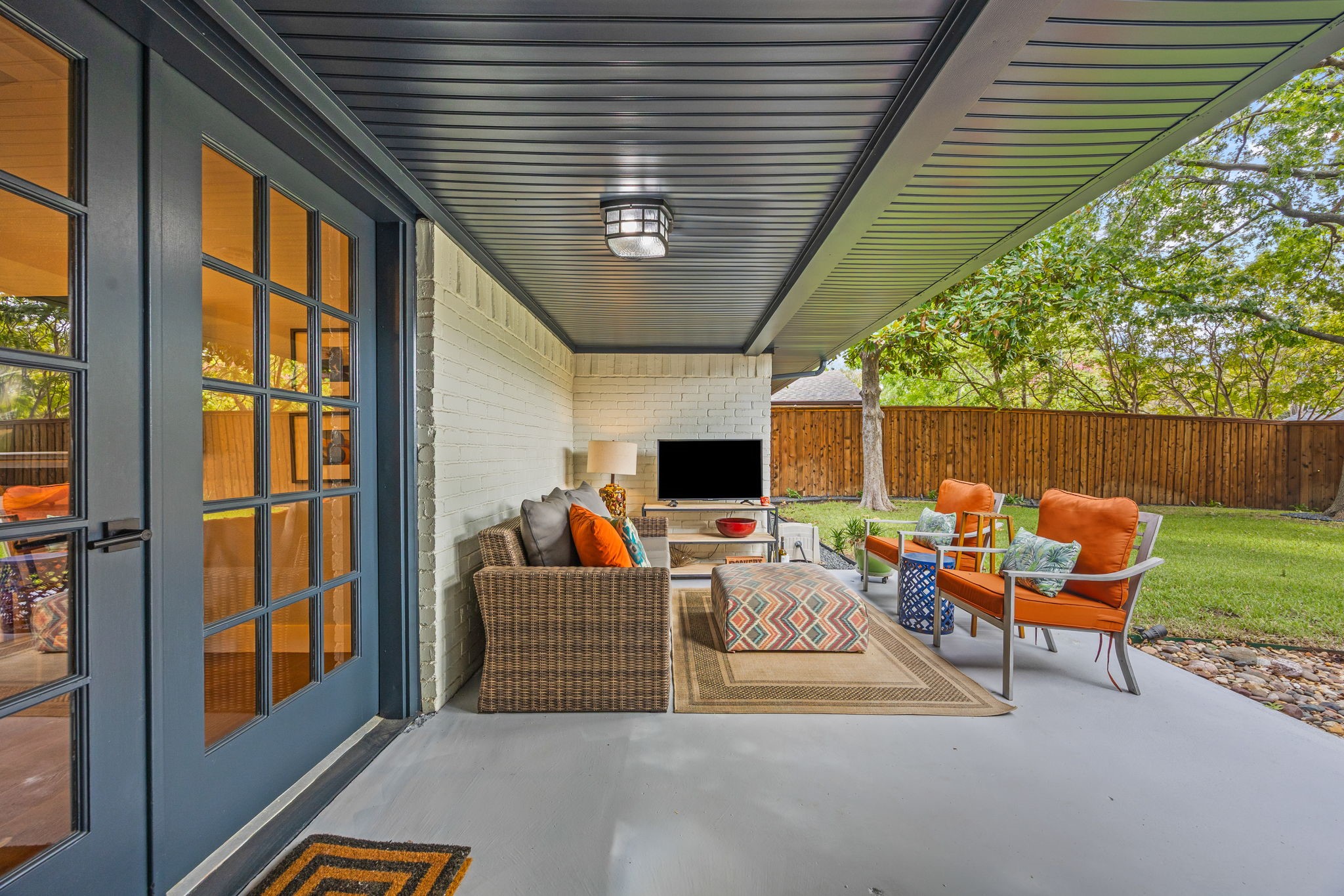 4136 Flintridge Drive